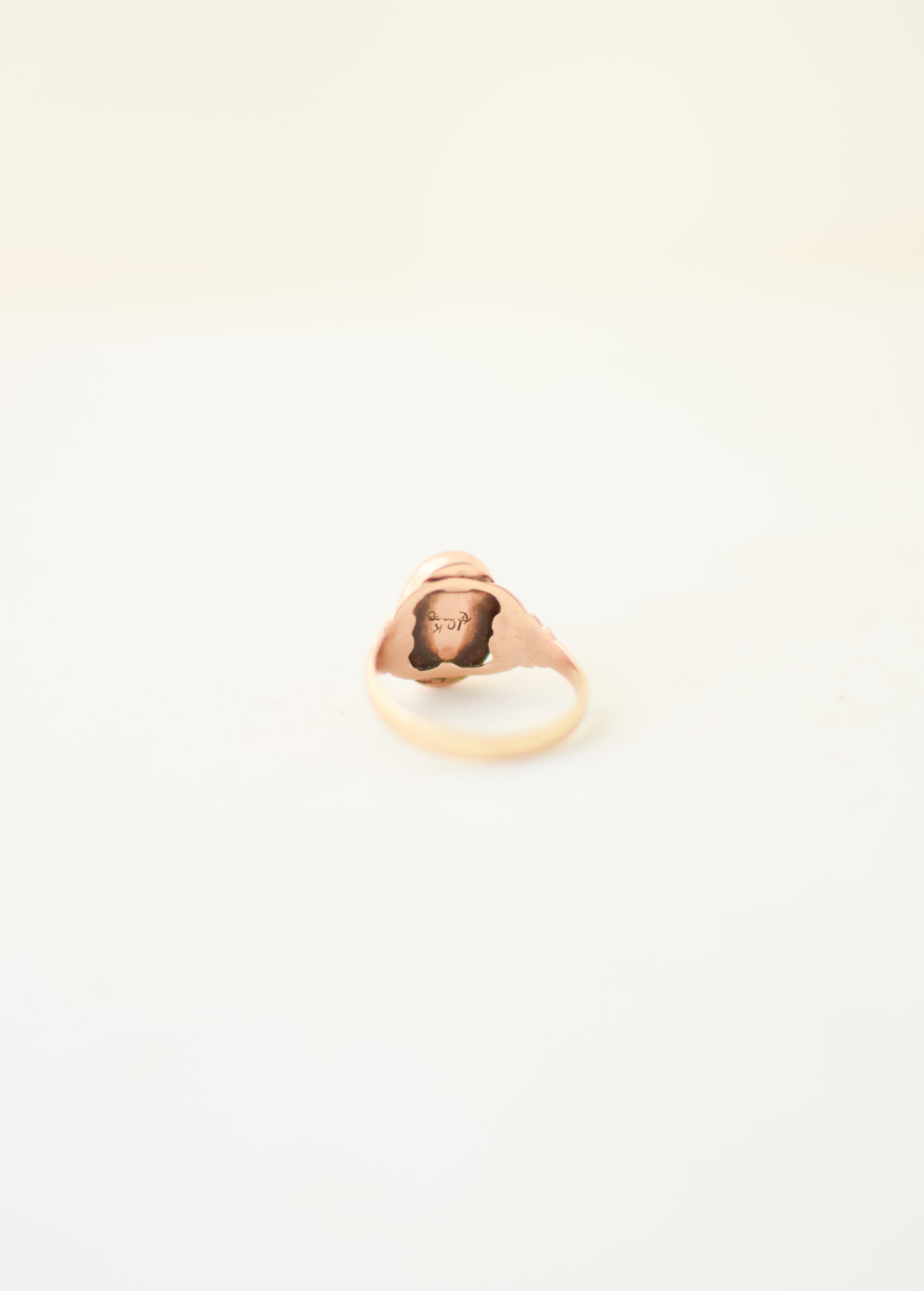 Vintage 10 Karat Gold Cameo Ring | US 7.75-8