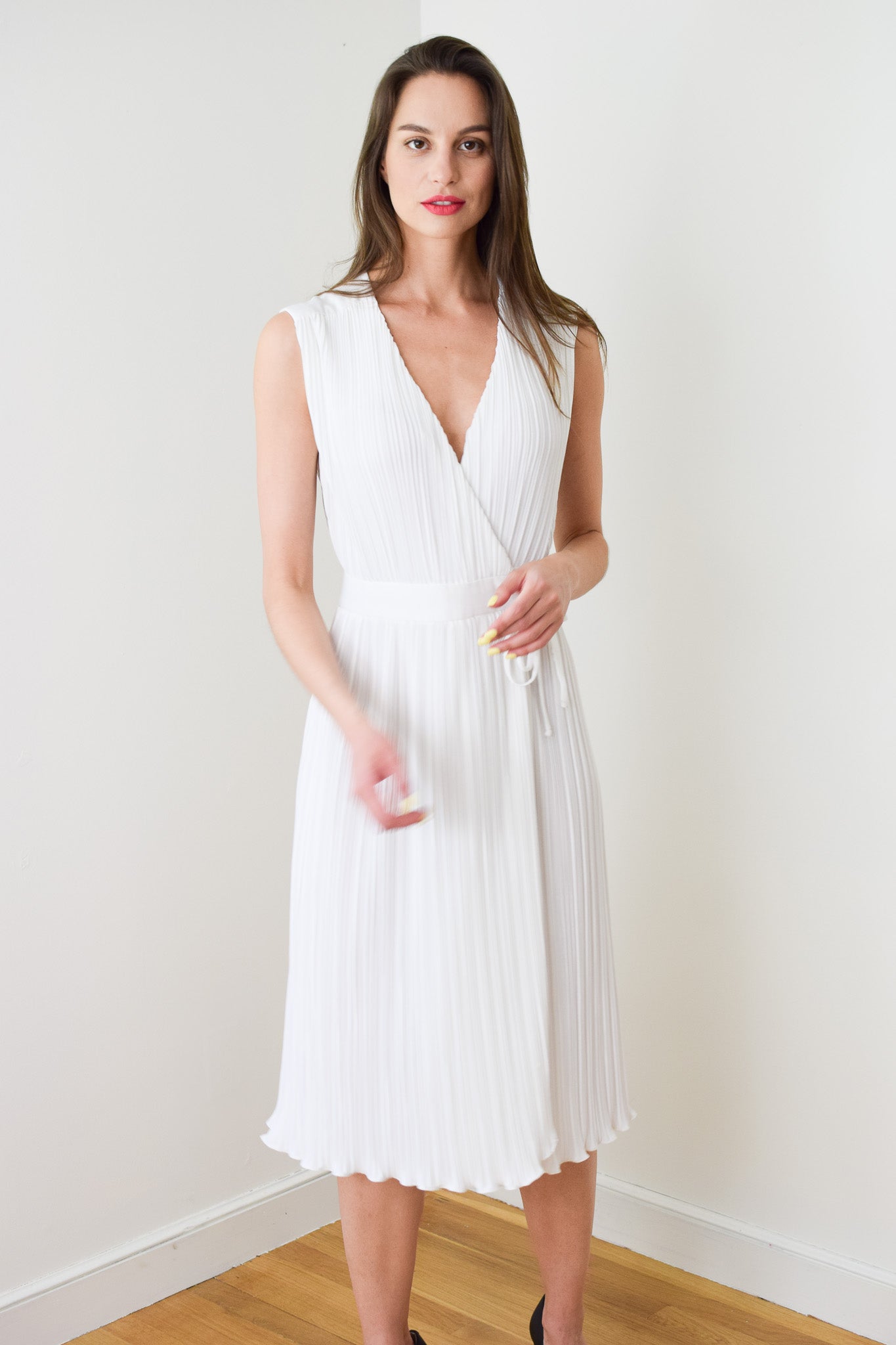1970s White Plisse Pleated Wrap Dress | S/M