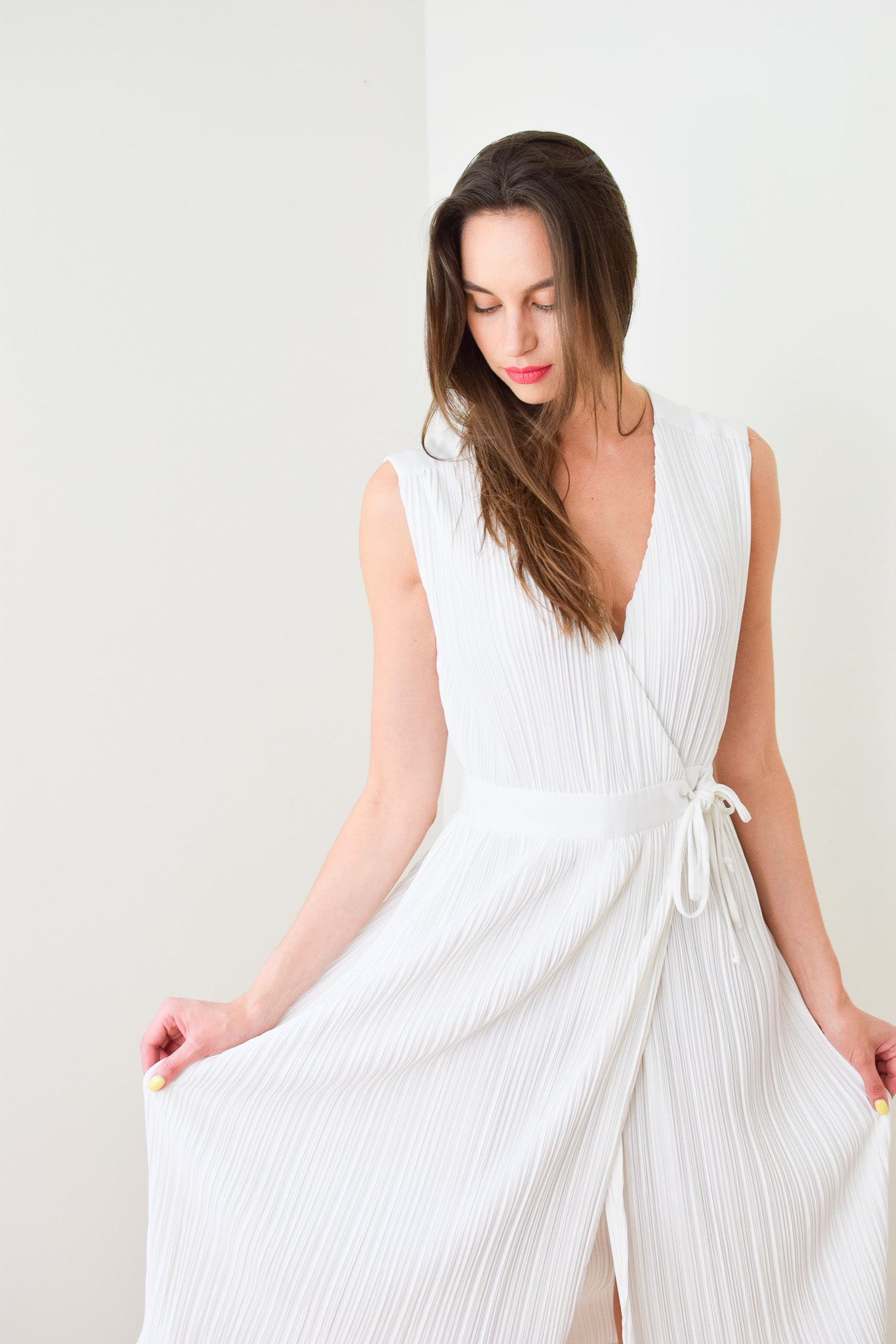 1970s White Plisse Pleated Wrap Dress | S/M