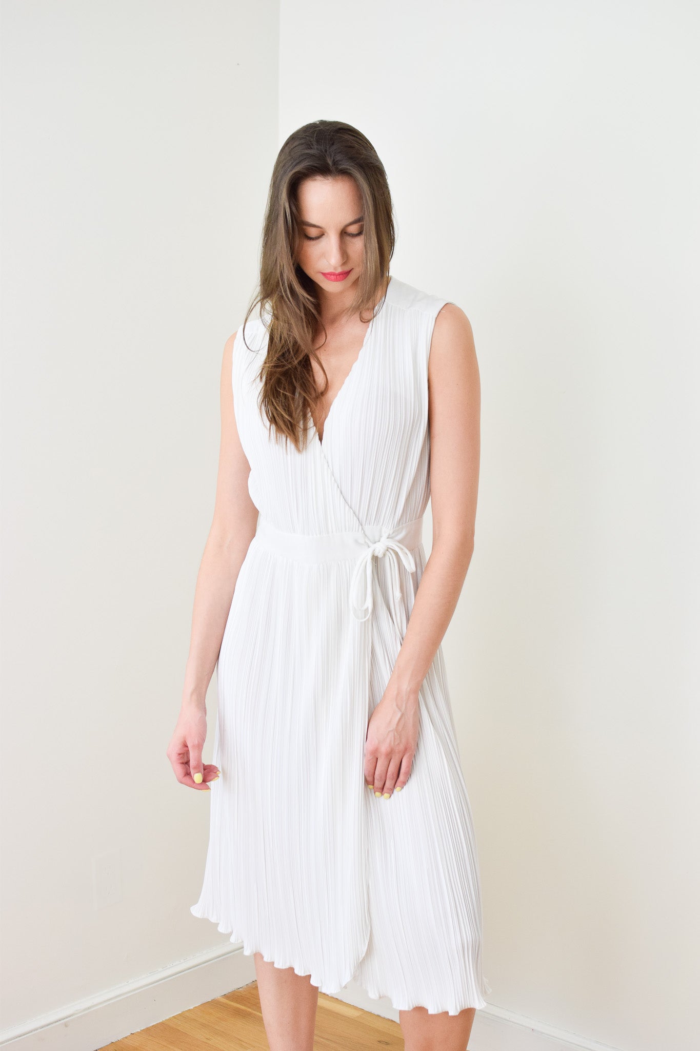 1970s White Plisse Pleated Wrap Dress | S/M