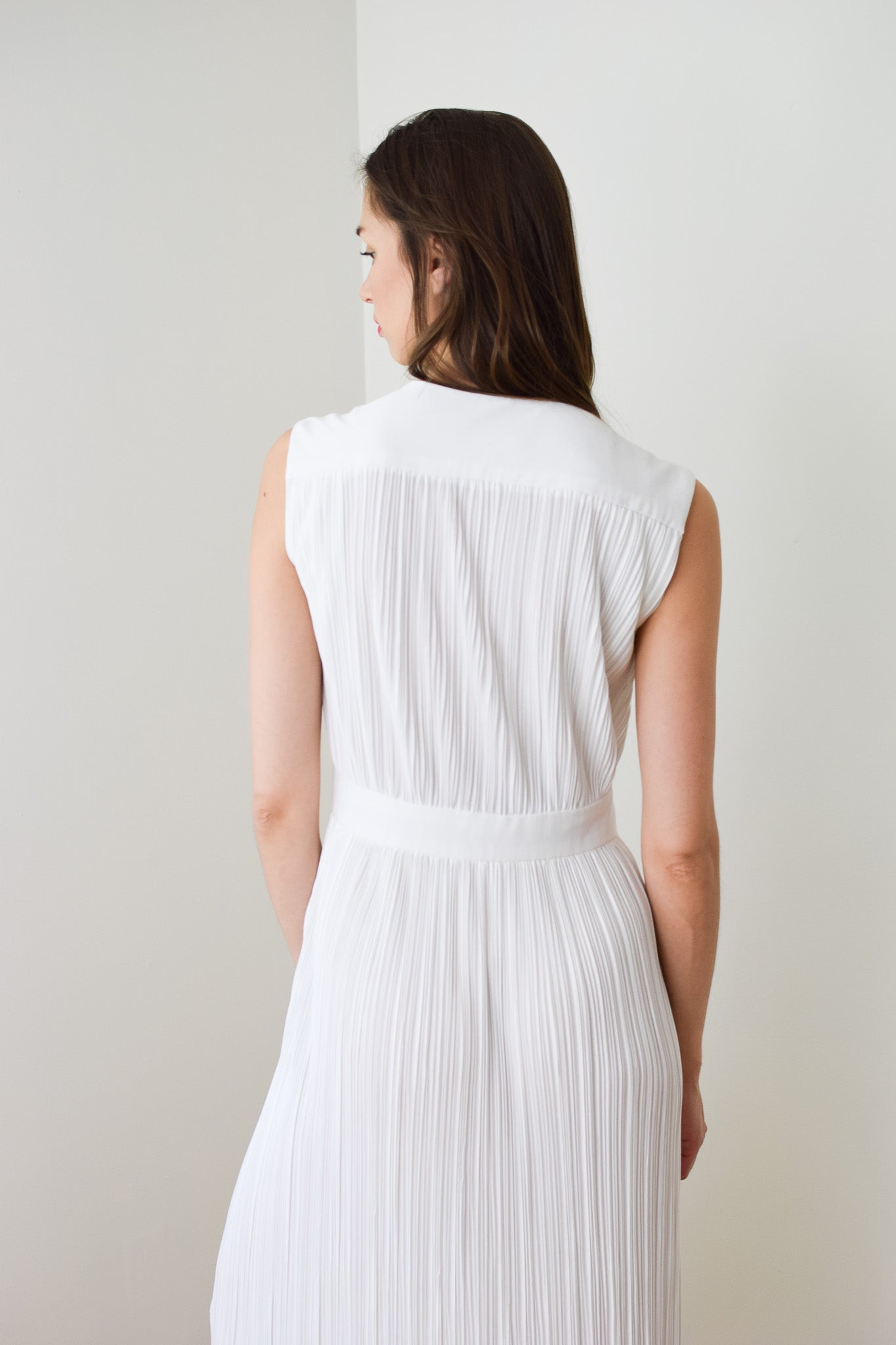 1970s White Plisse Pleated Wrap Dress | S/M
