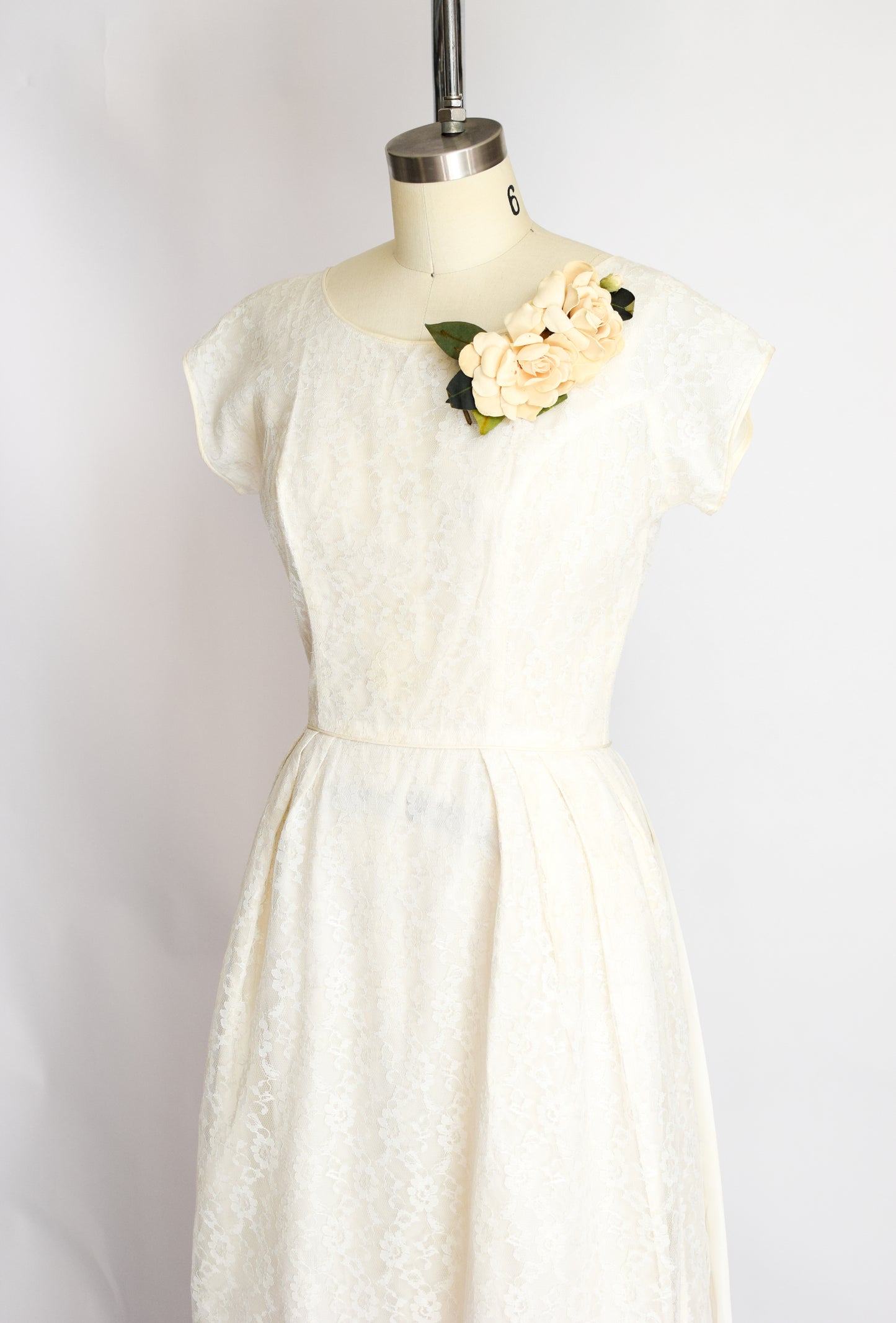 1960s Lace Wedding Gown | S/M