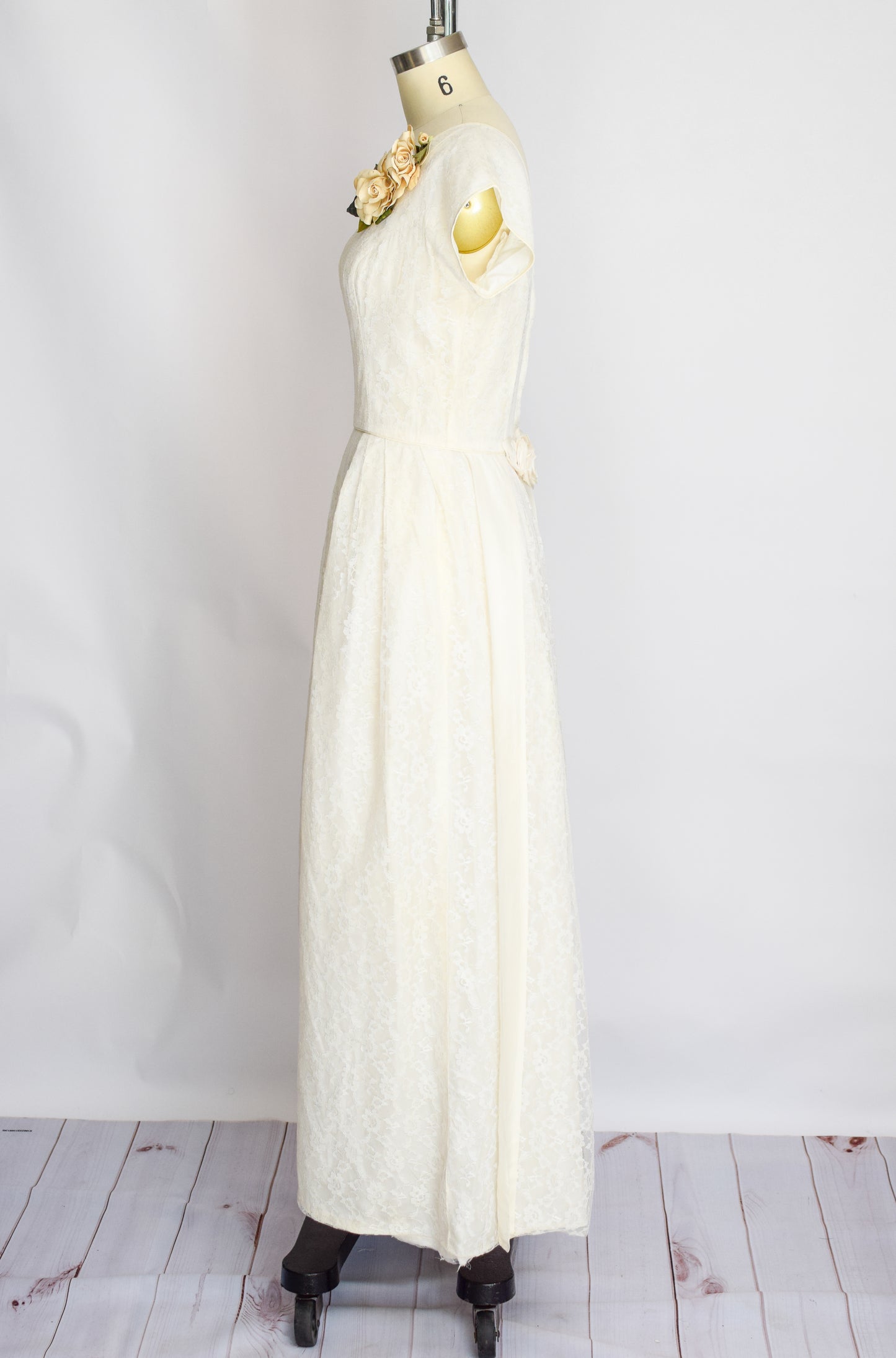 1960s Lace Wedding Gown | S/M