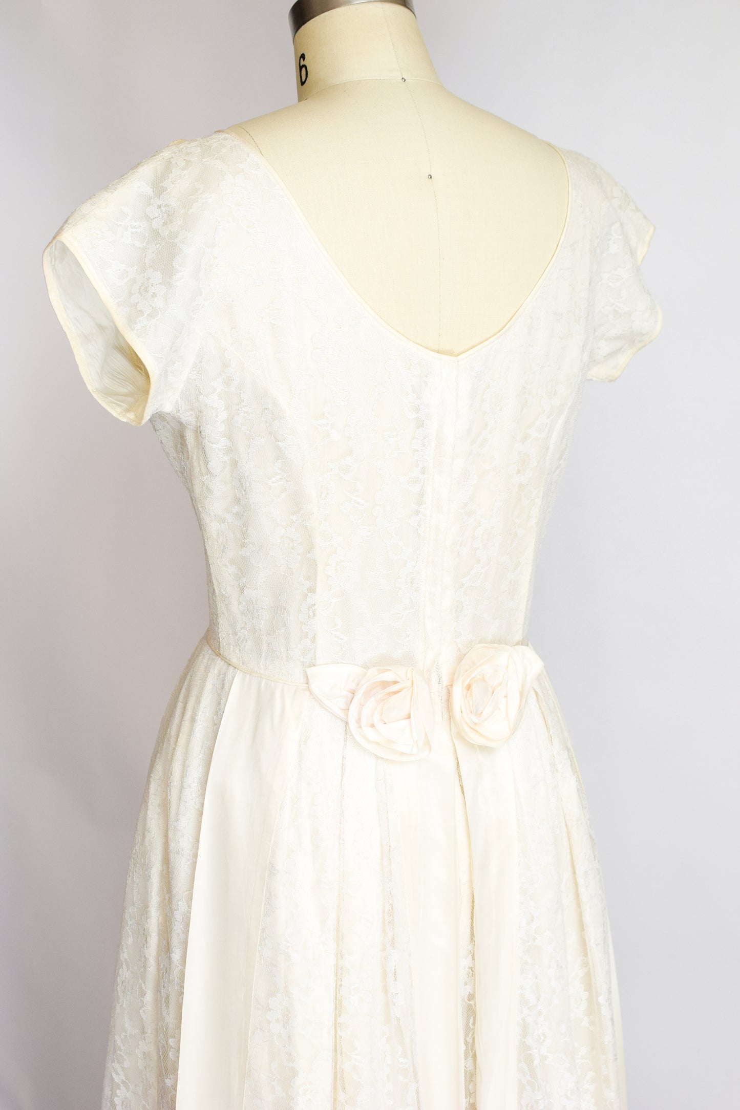 1960s Lace Wedding Gown | S/M