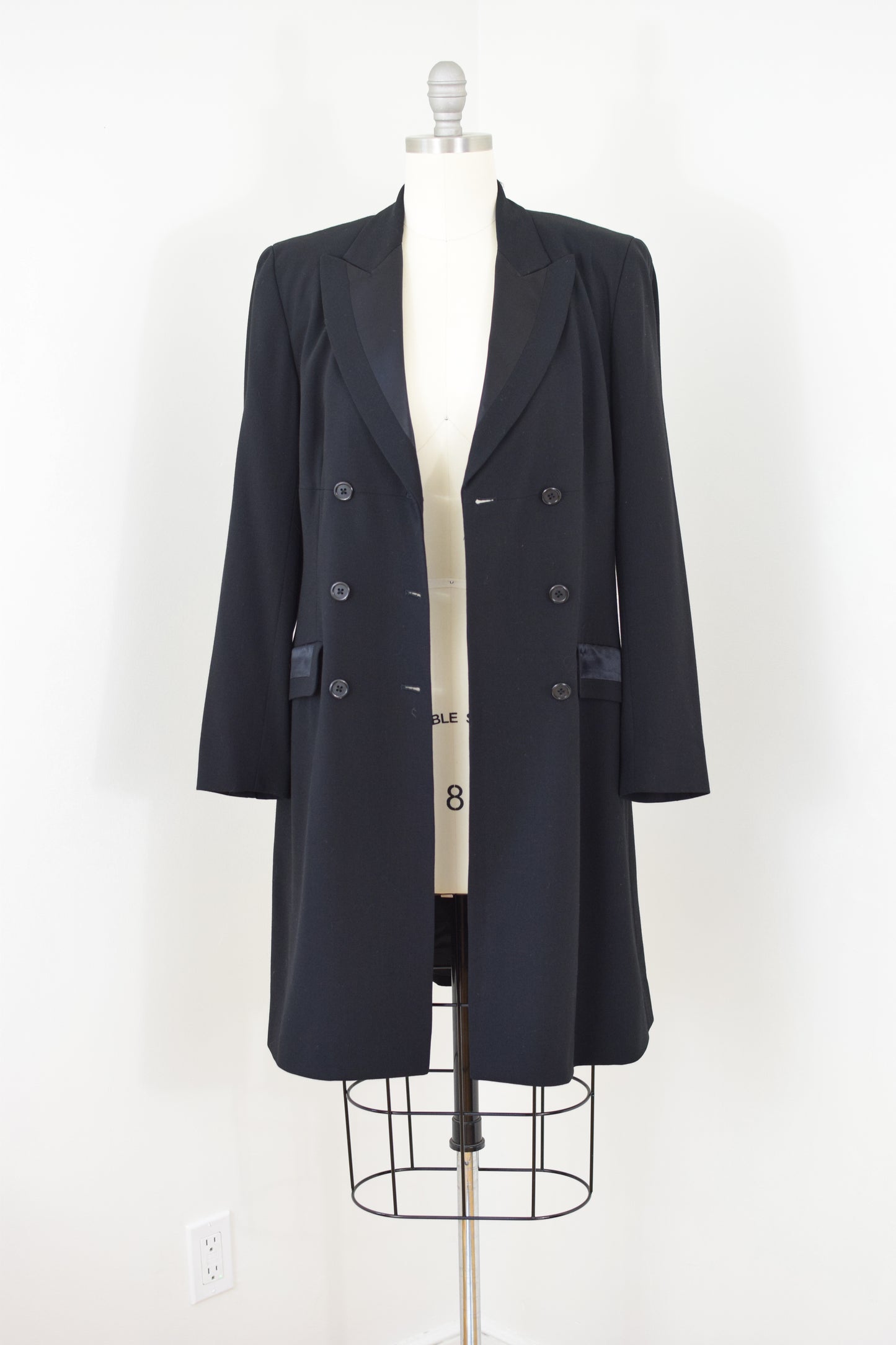 1990s DKNY Tuxedo Jacket | XS