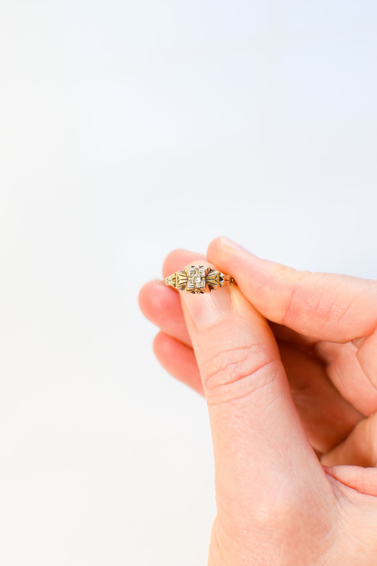 Antique Art Deco 10kt Gold and Diamond Ring | sz 6.5
