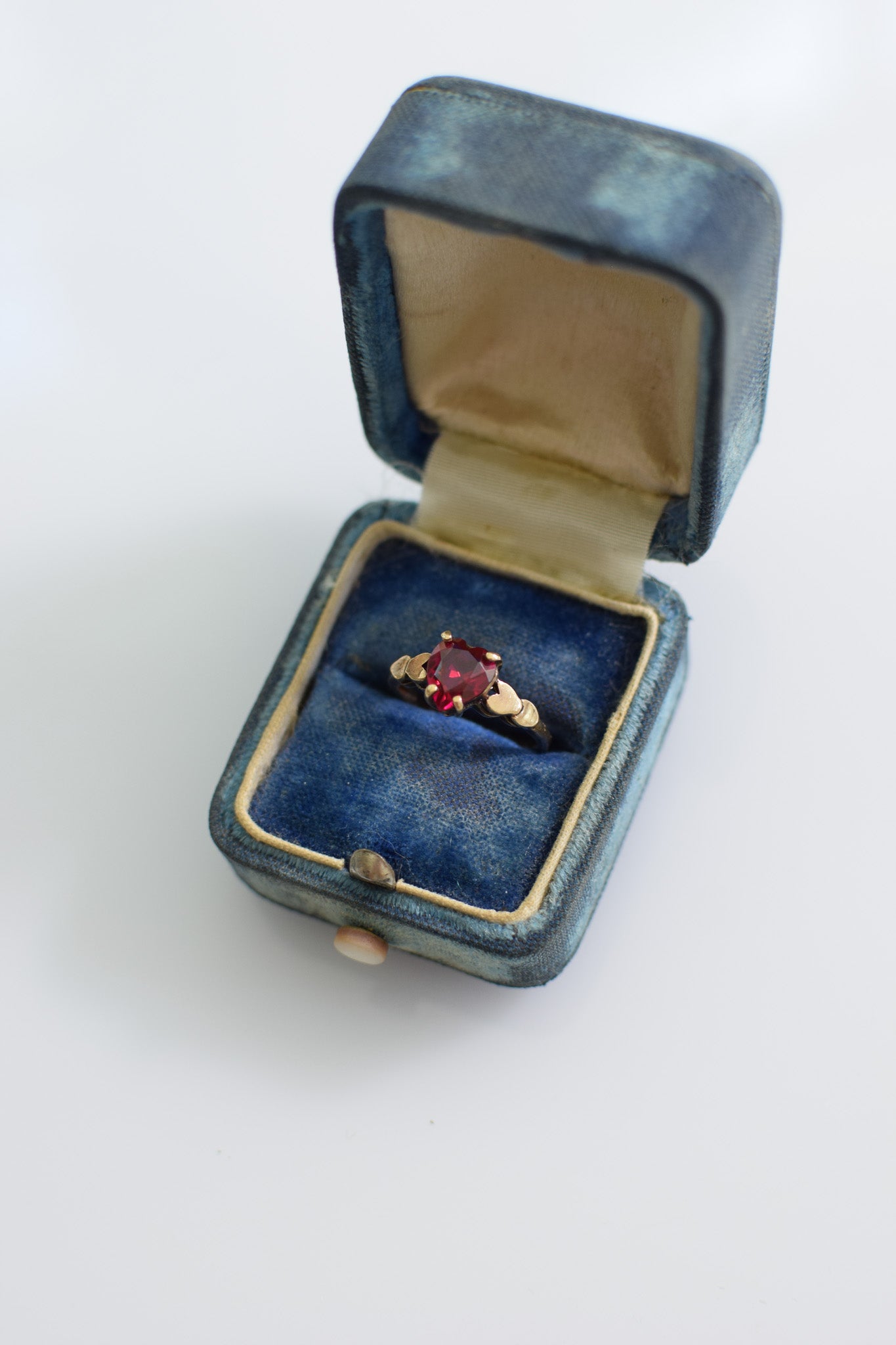 Vintage 10 KT Gold and Ruby Heart Ring | US 4.5