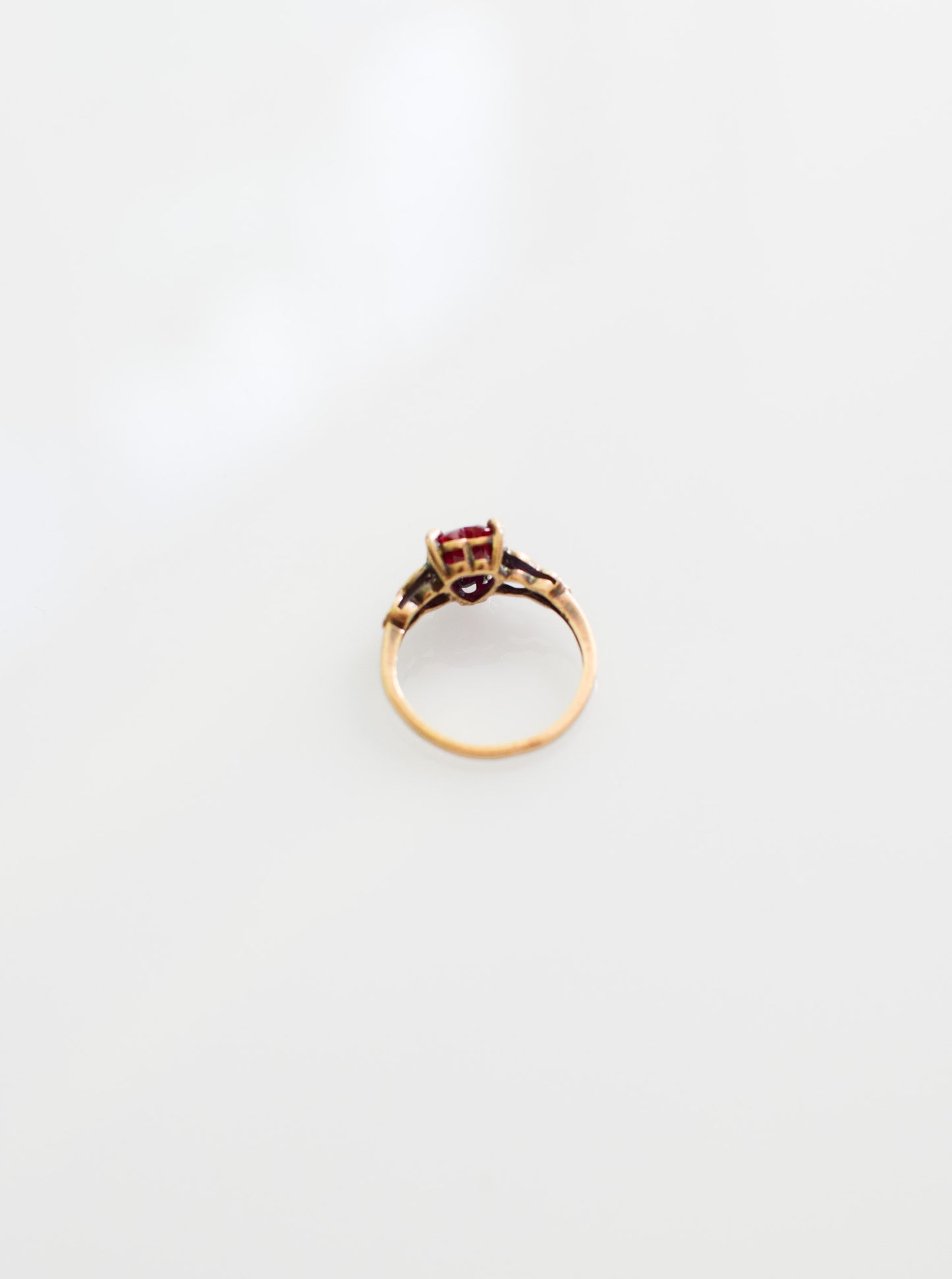 Vintage 10 KT Gold and Ruby Heart Ring | US 4.5