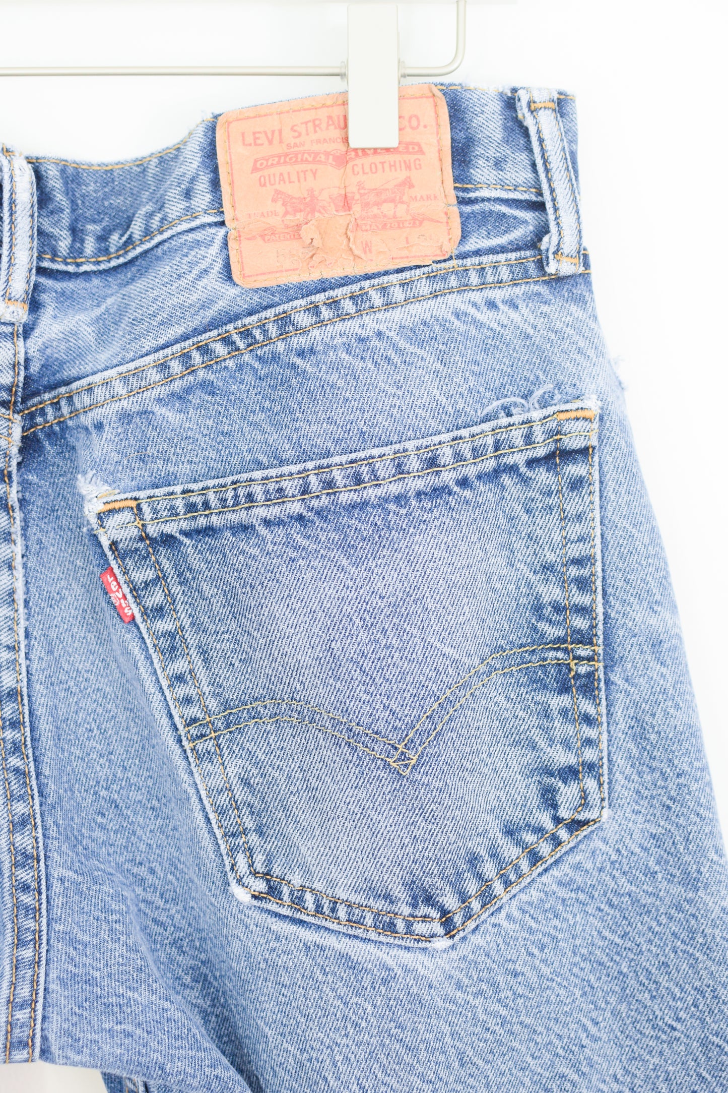 Vintage Levi"s 505s | 33" W