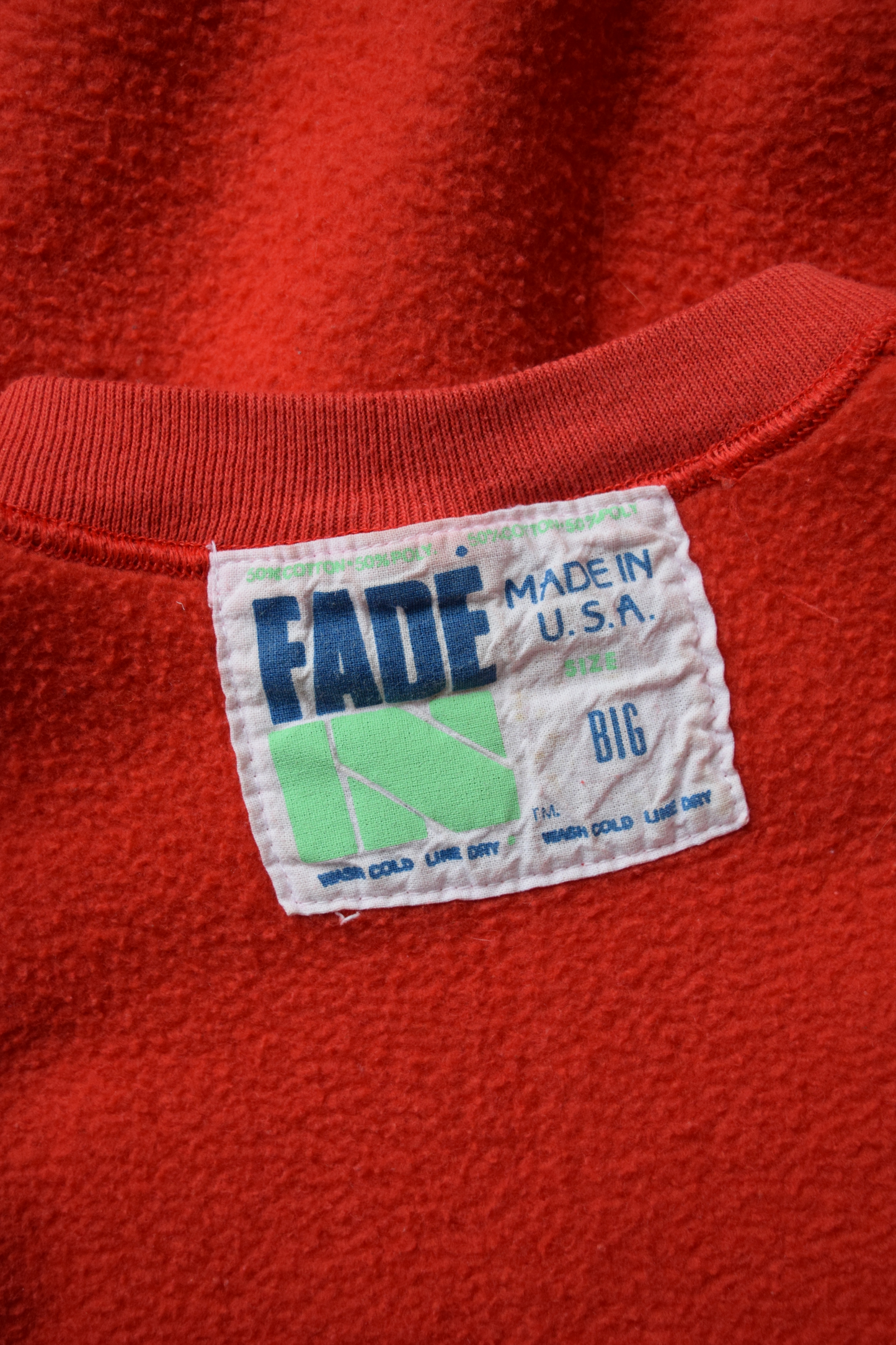 1980s Classic Crewneck in Faded Red | M/L