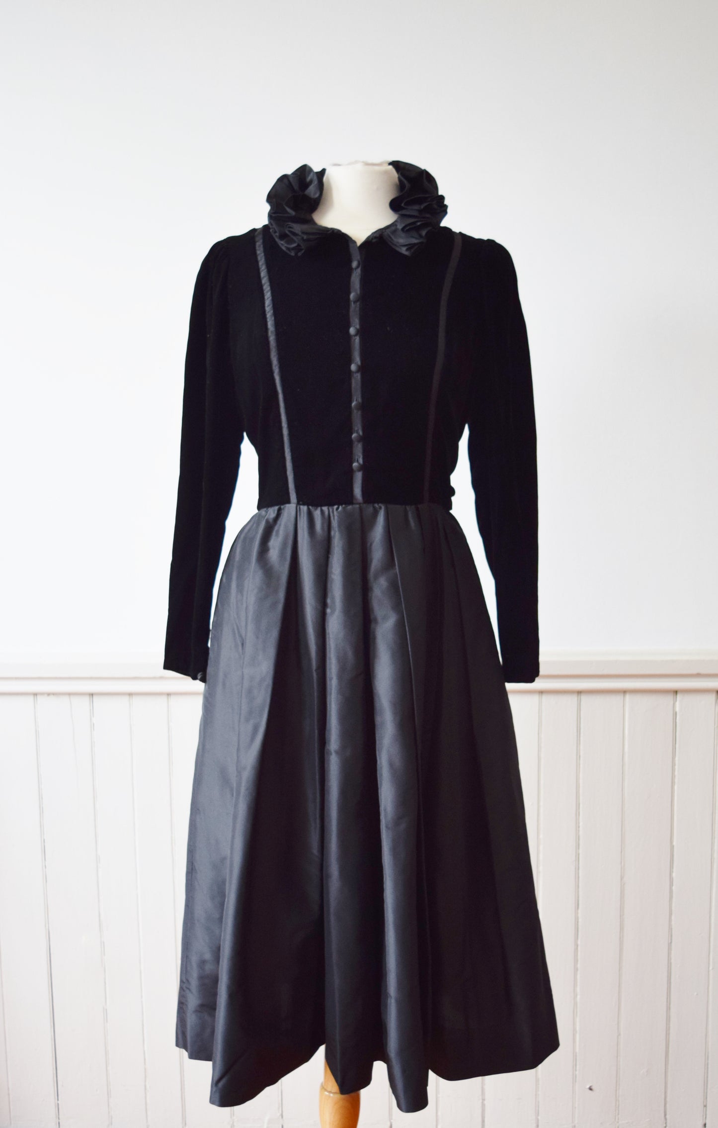 Albert Nipon Velvet and Taffeta Dress | 1980s | M