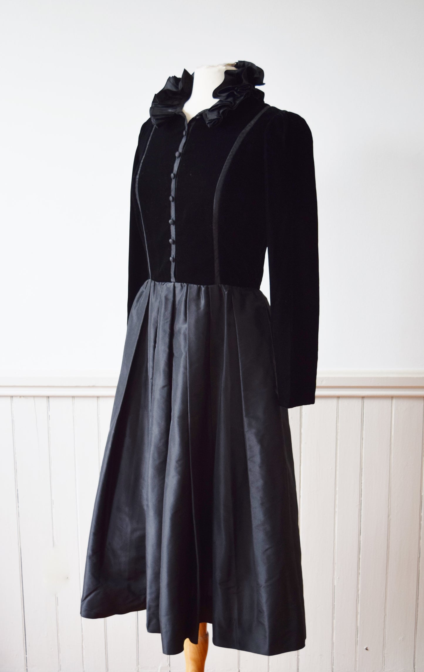 Albert Nipon Velvet and Taffeta Dress | 1980s | M