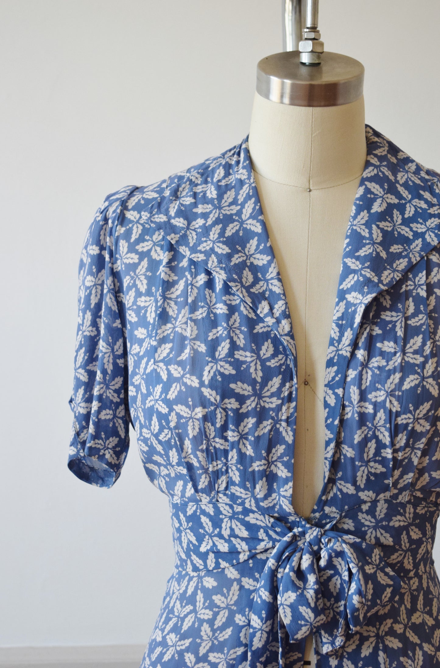 1930s Oak Print Rayon Redingote | Tie Front Blouse