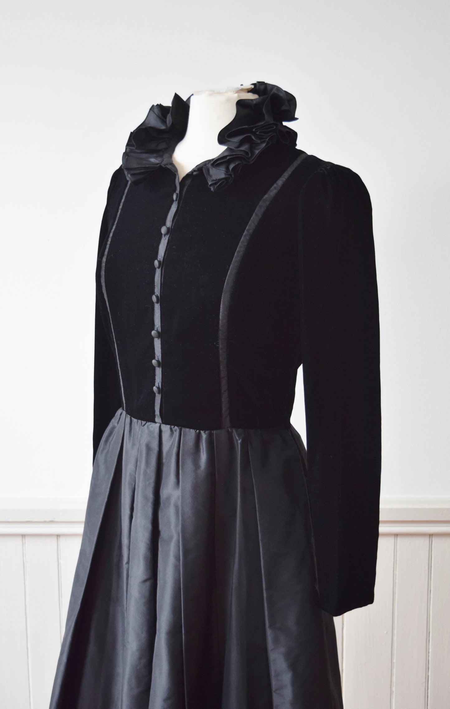 Albert Nipon Velvet and Taffeta Dress | 1980s | M