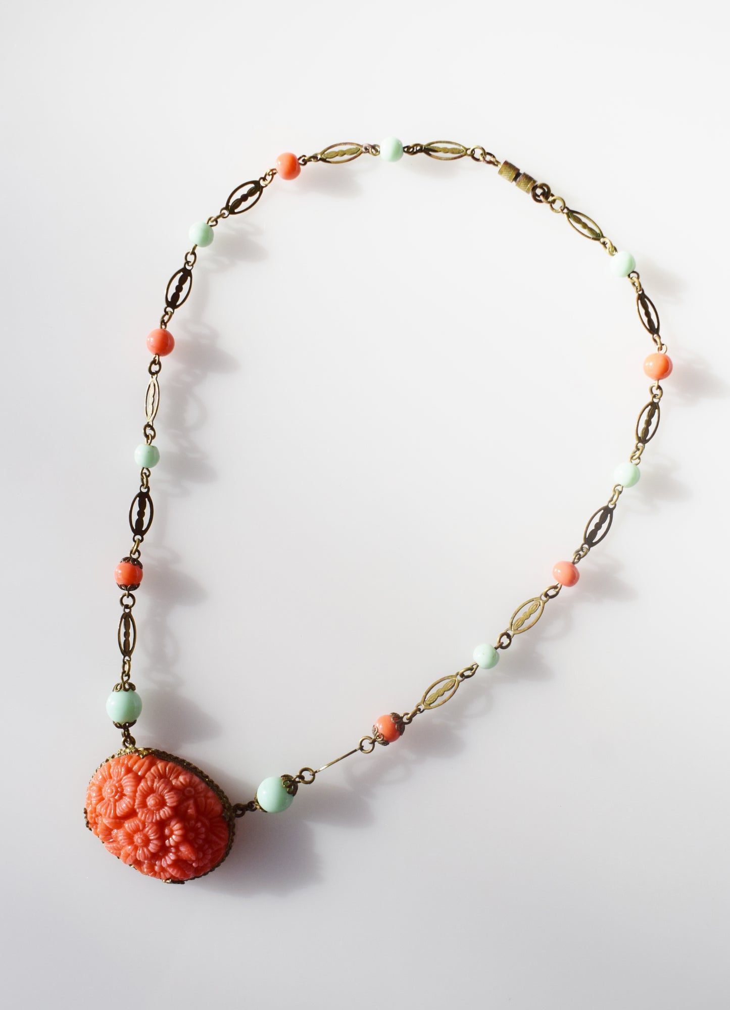 1930s Art Deco Faux Coral and Brass Necklace