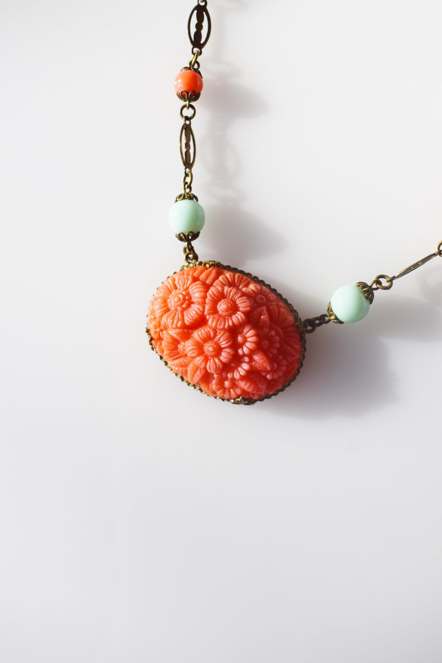1930s Art Deco Faux Coral and Brass Necklace