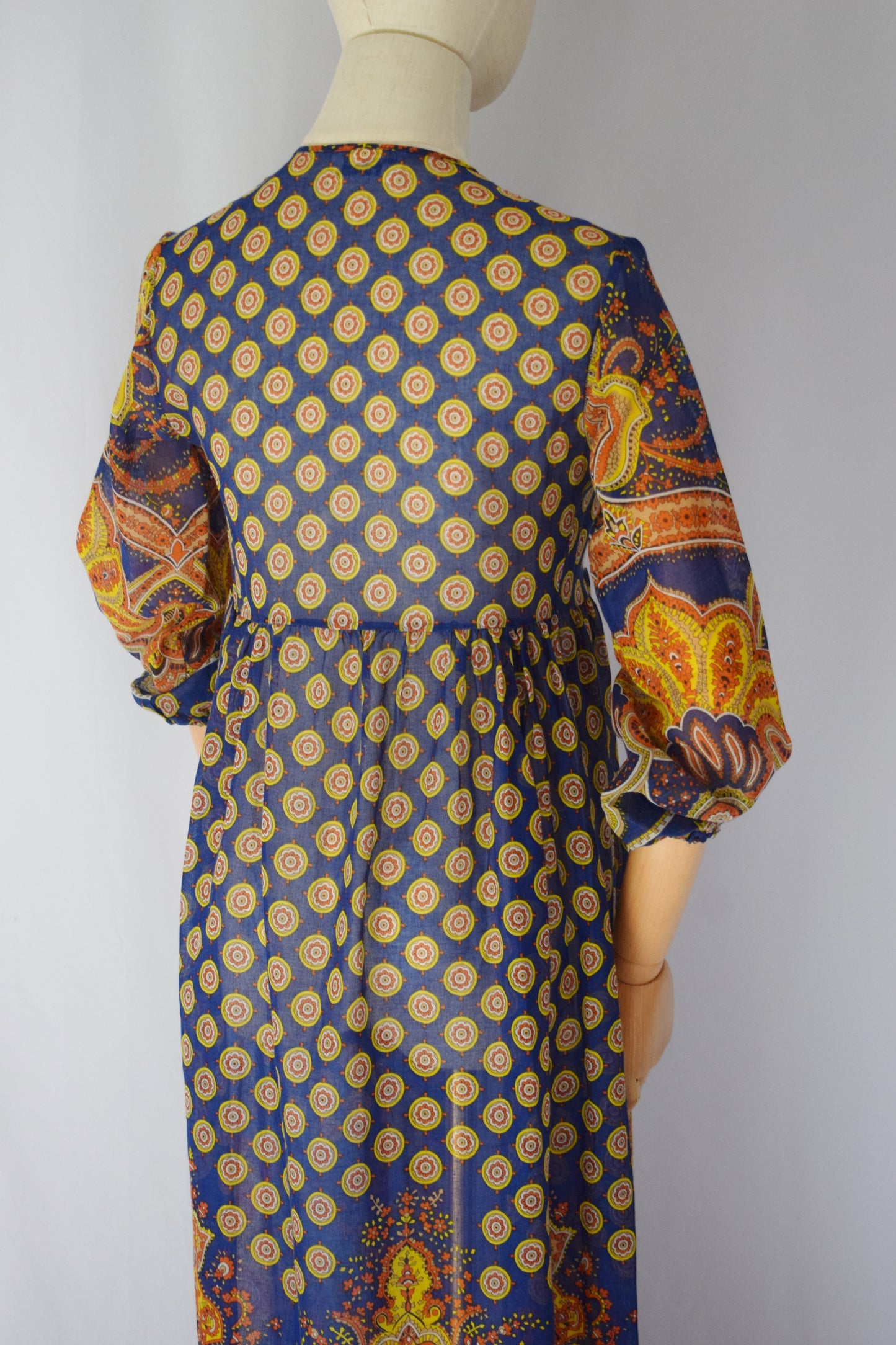 1970s Kashmiri Print Duster | XS