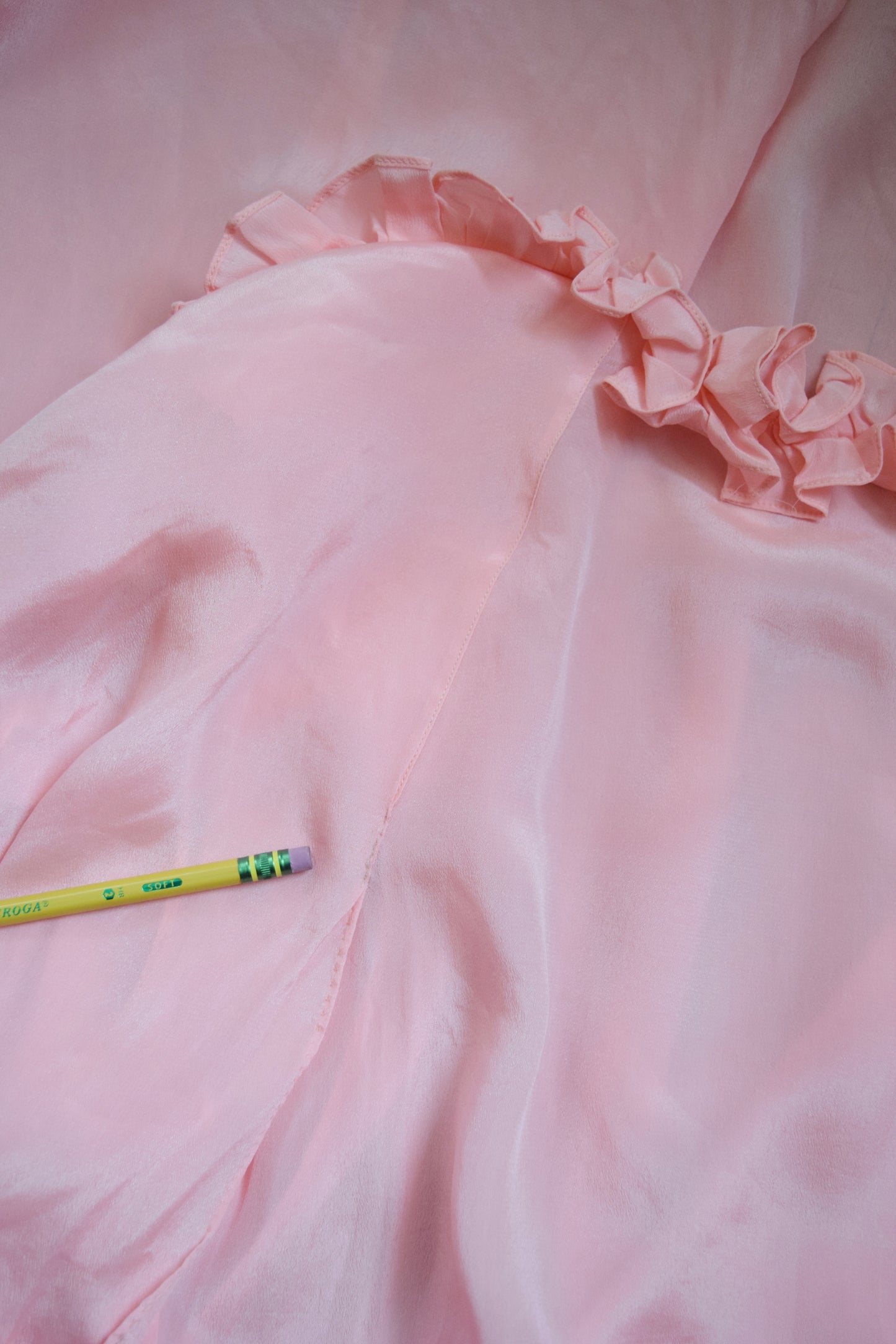 1930s Pink Ruffled Wrap Dress / Dressing Gown with Blue Sash