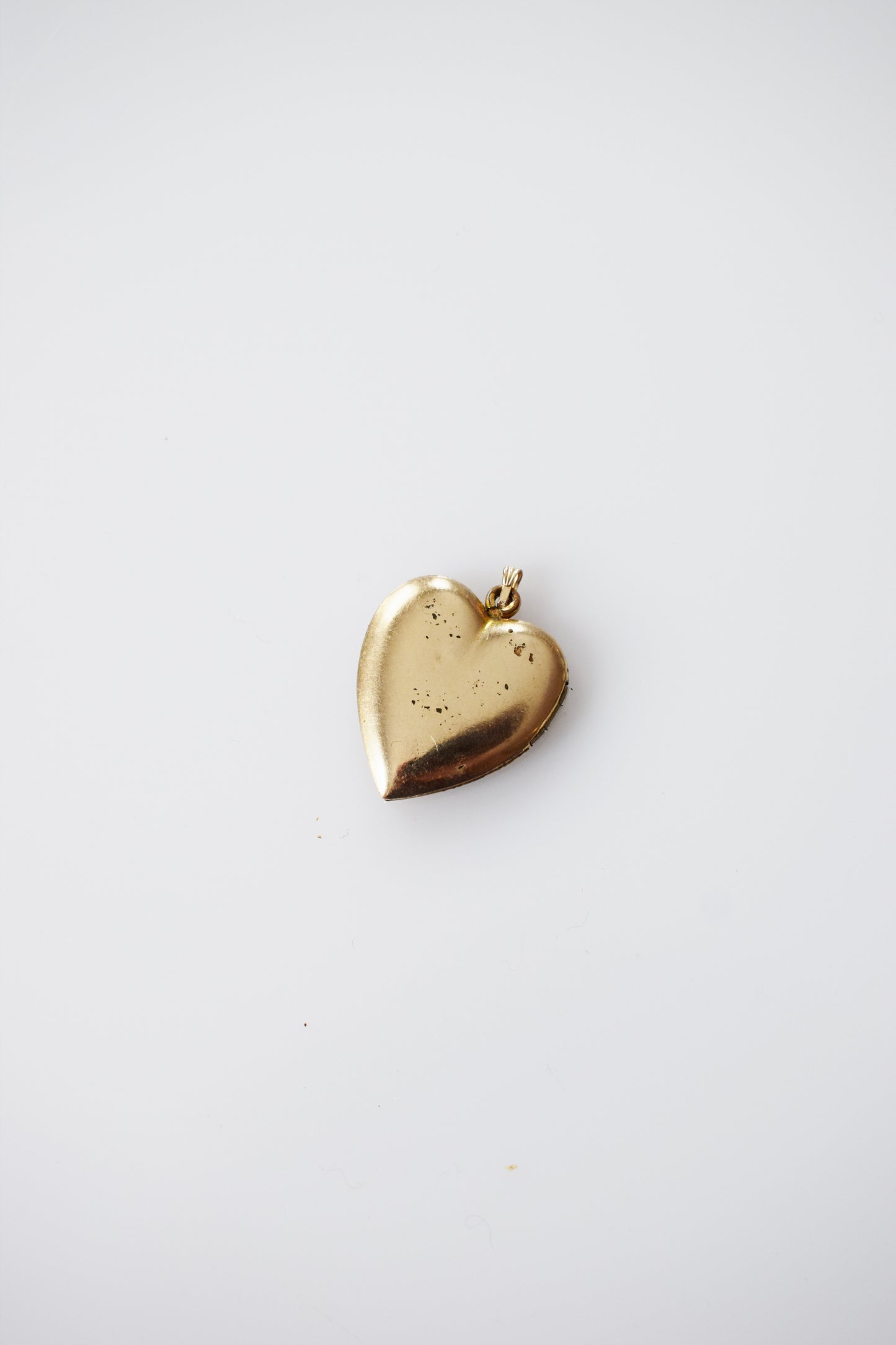 1940s Gold Heart Shaped Locket | Forget-Me-Not