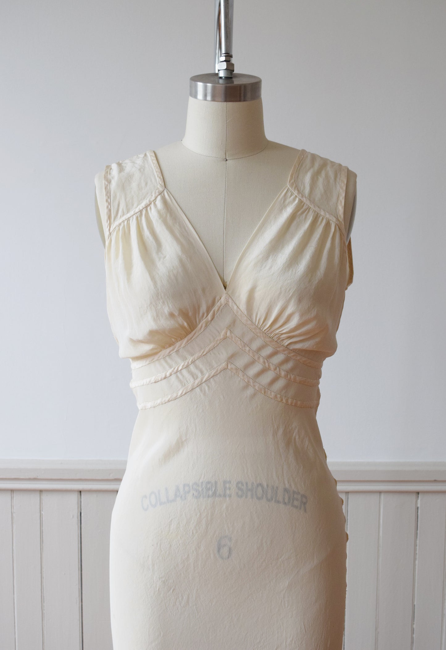 1930s Bias Cut Crème Silk Nightgown | Slip Dress