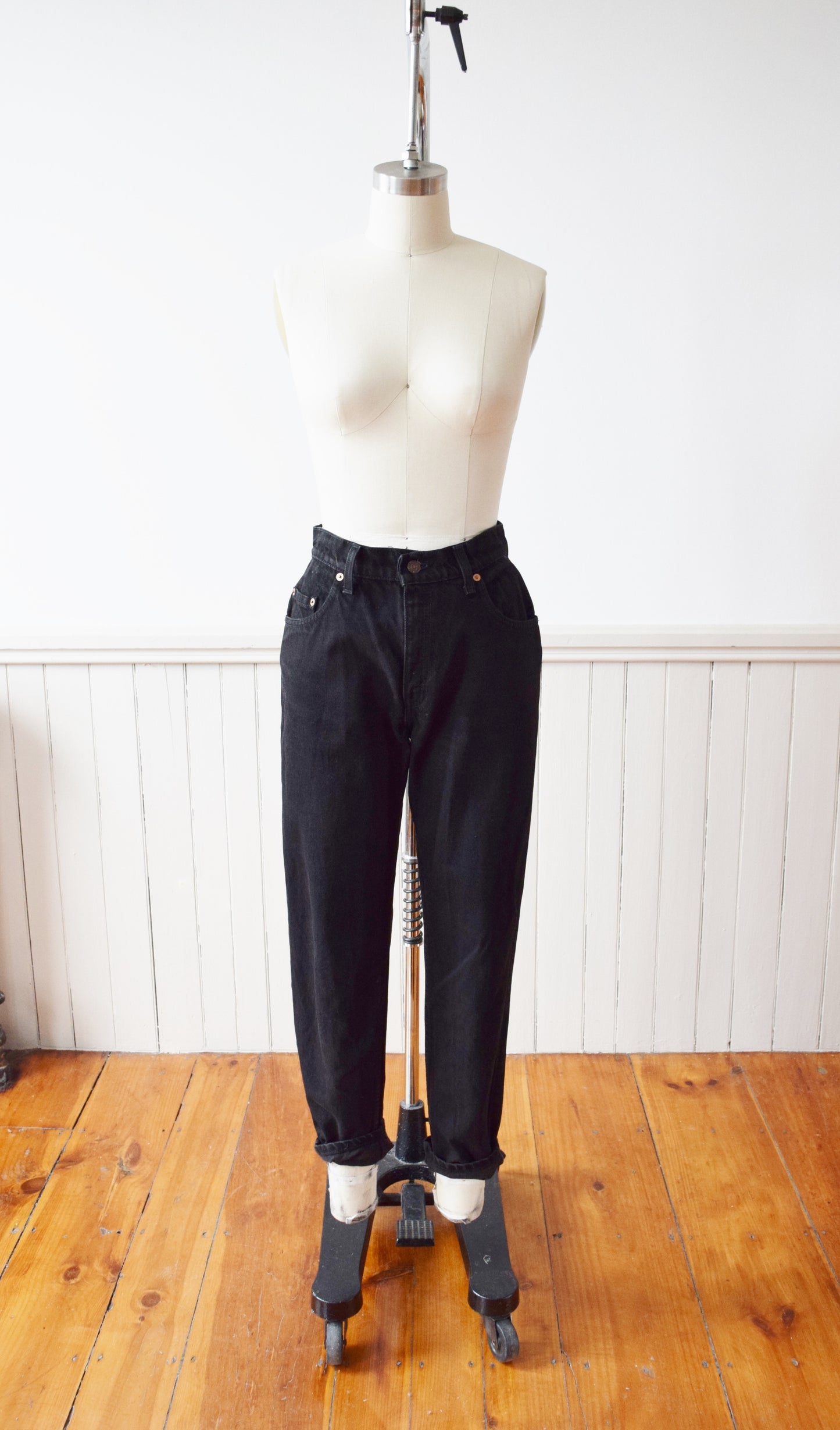 Levi 551s in Black | Made in USA | Petite 28”