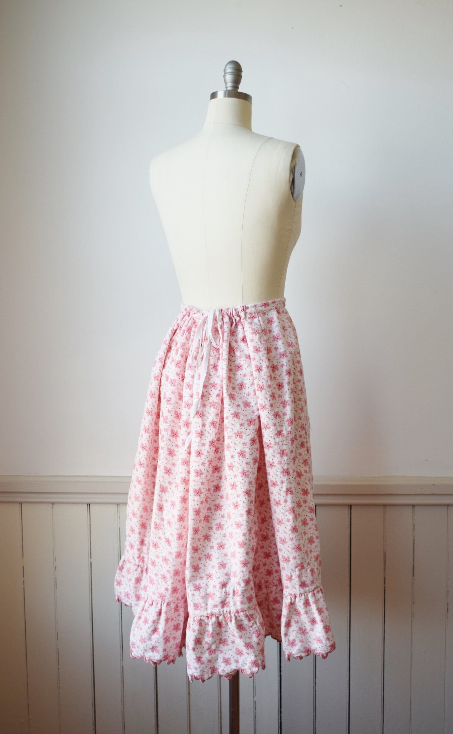 Victorian-Style Flannel Calico Petticoat | M