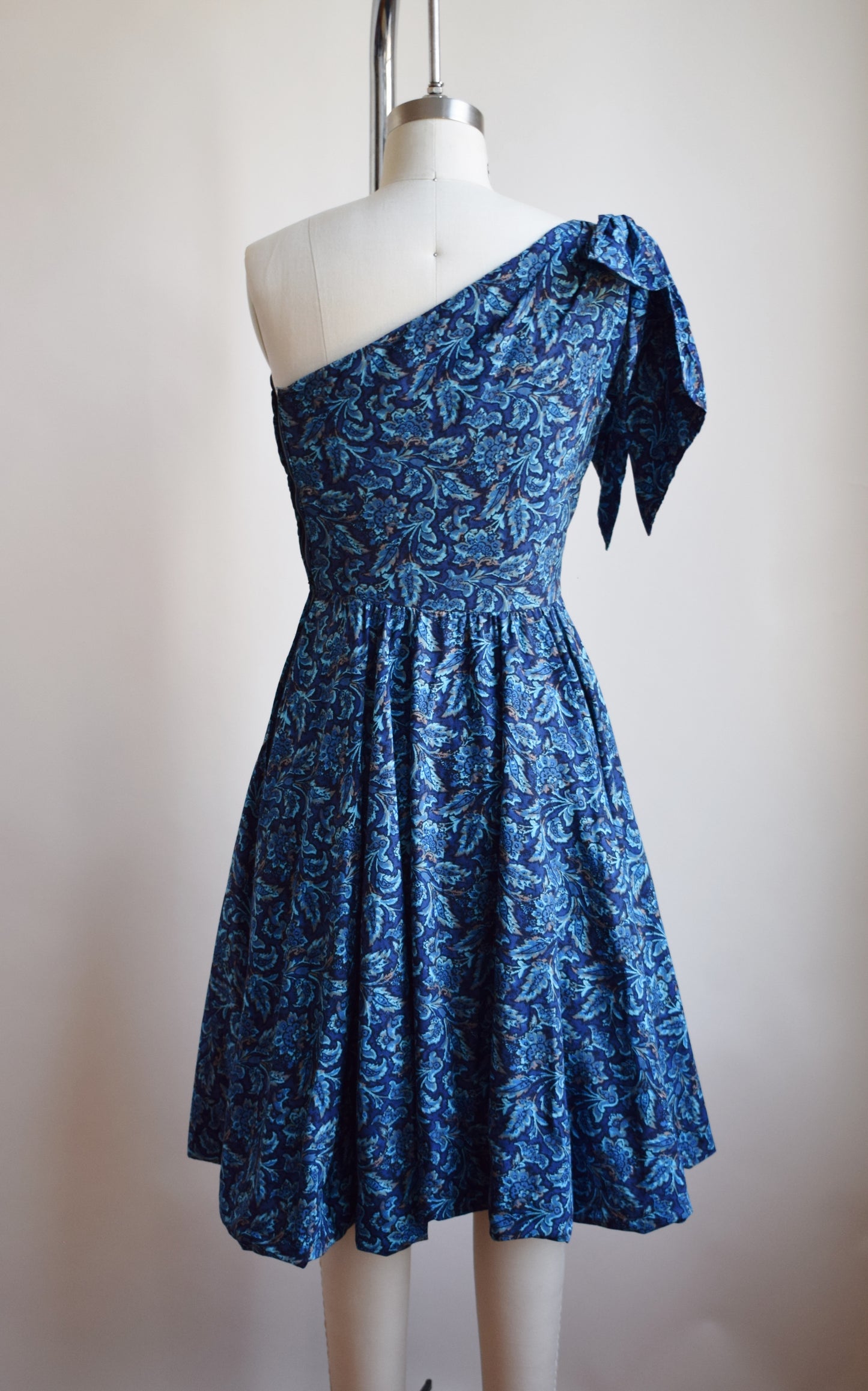 1950s Cotton Paisley One-Shoulder Dress | XS