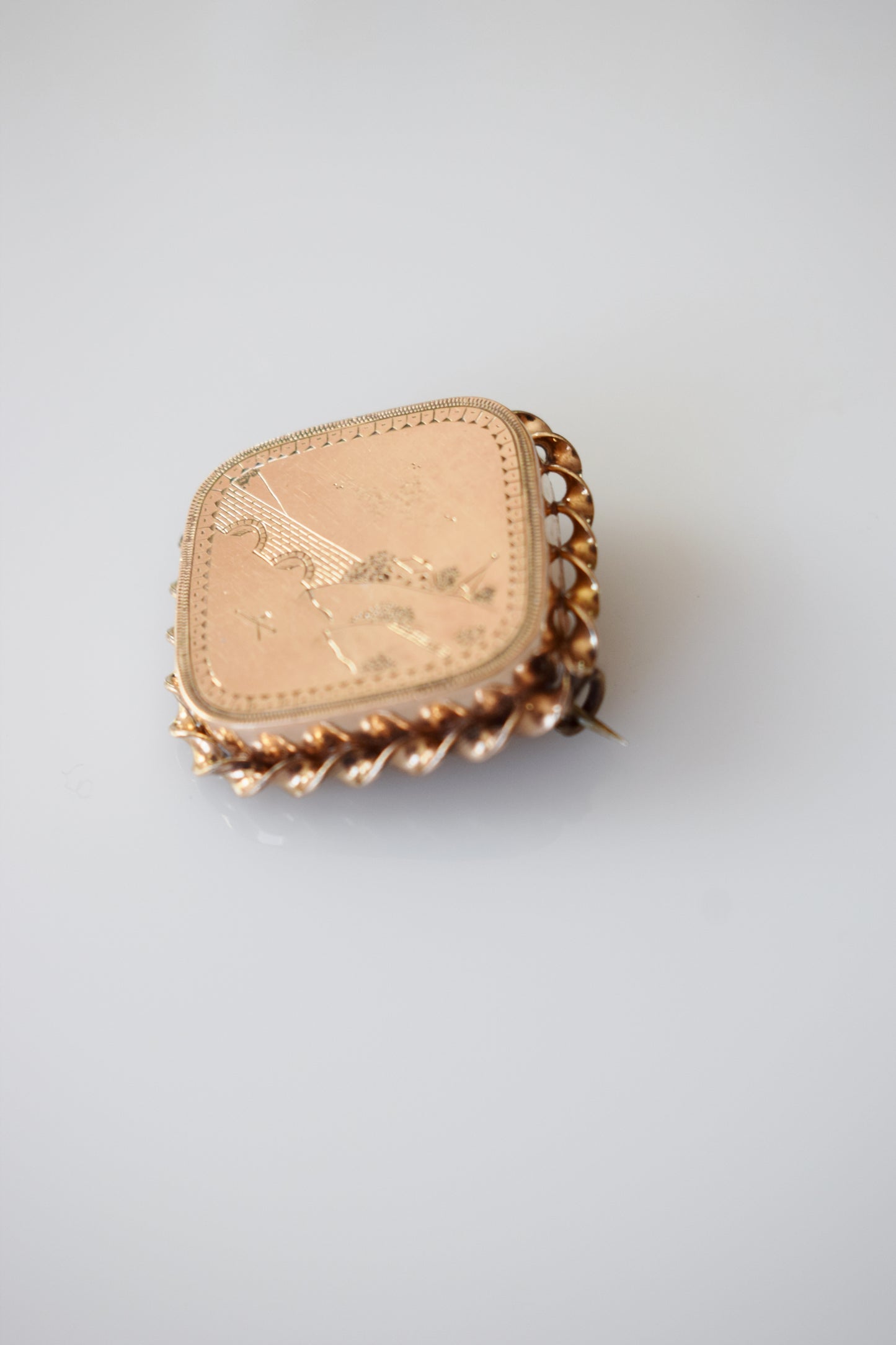 Antique Victorian Scenic Brooch