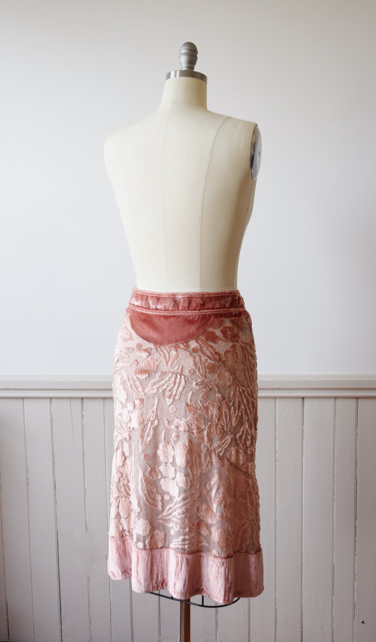 Marc Jacobs Pink Burnout Velvet Skirt | Modern | M