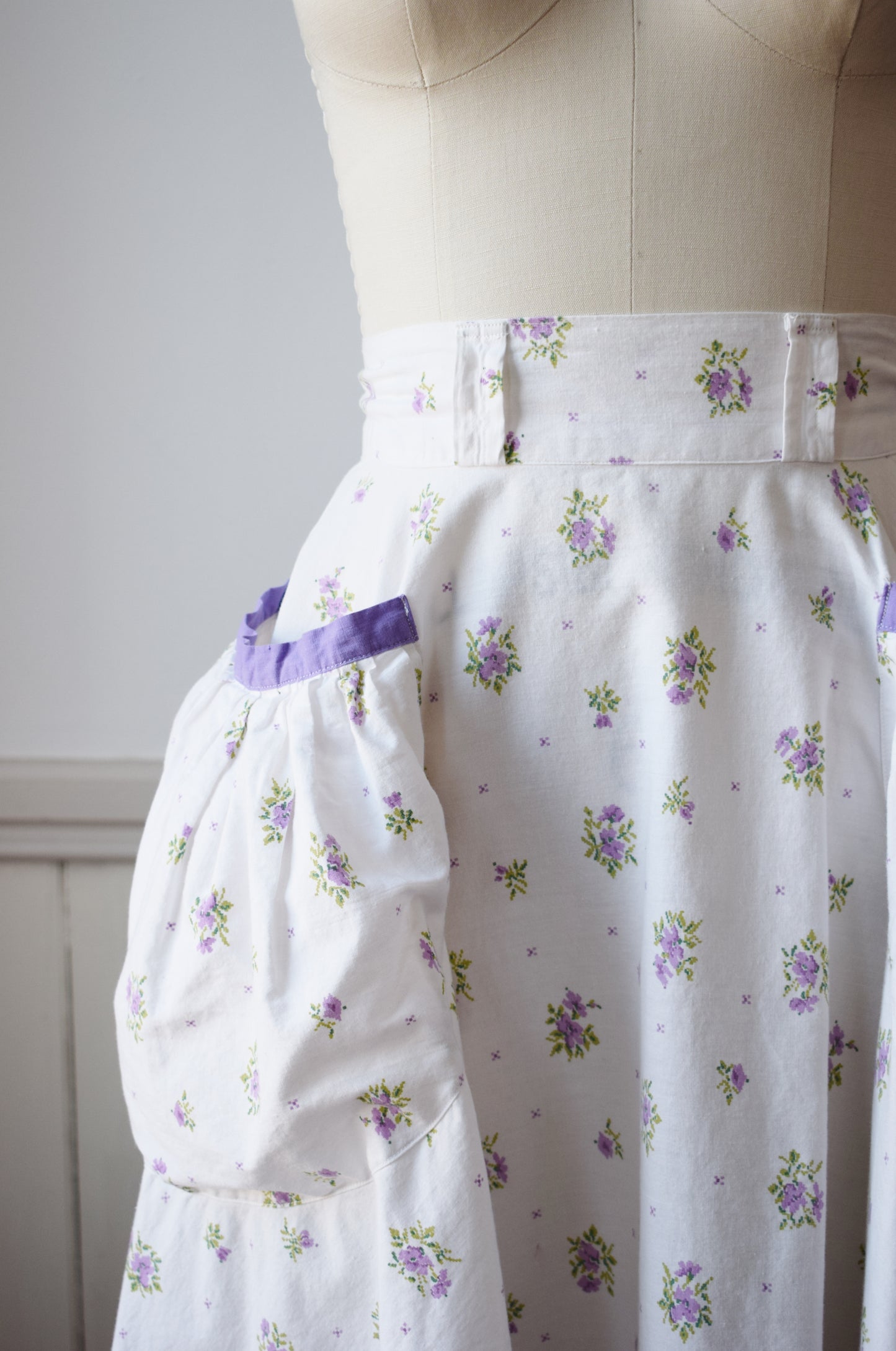1950s Floral Circle Skirt with Big Pockets | XS