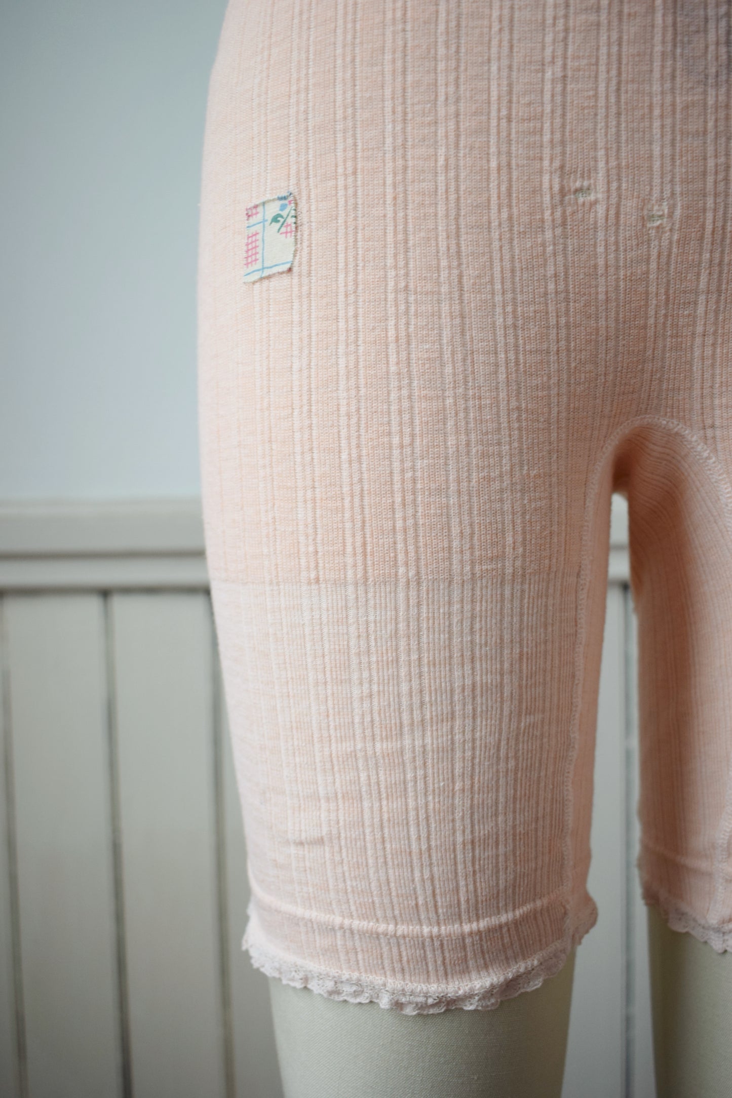 1940s Peachy Pink Knit Shorts by Pilgrim | 2 Patches | XS/S