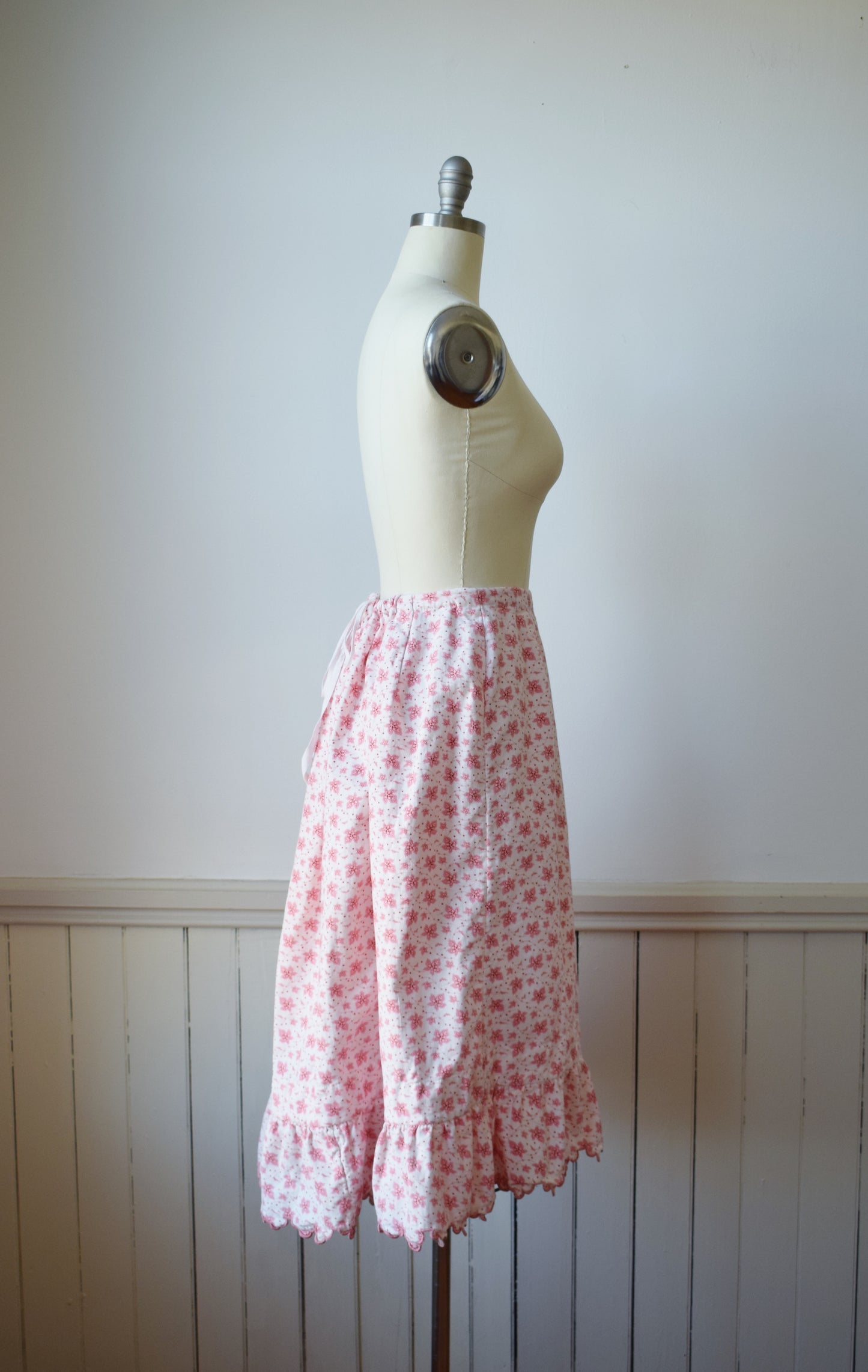 Victorian-Style Flannel Calico Petticoat | M