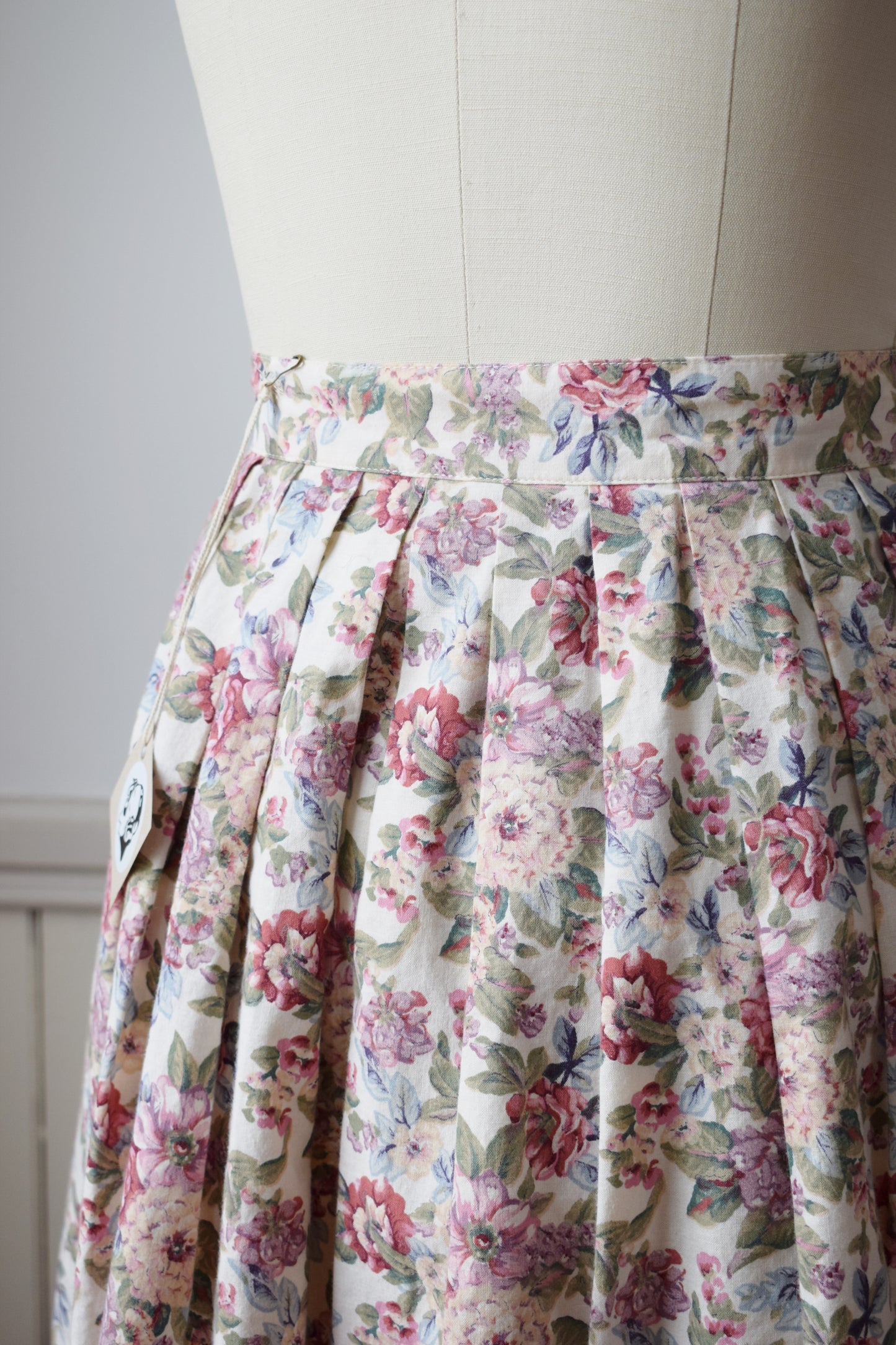 Vintage Pleated Floral Midi Skirt | XS/S