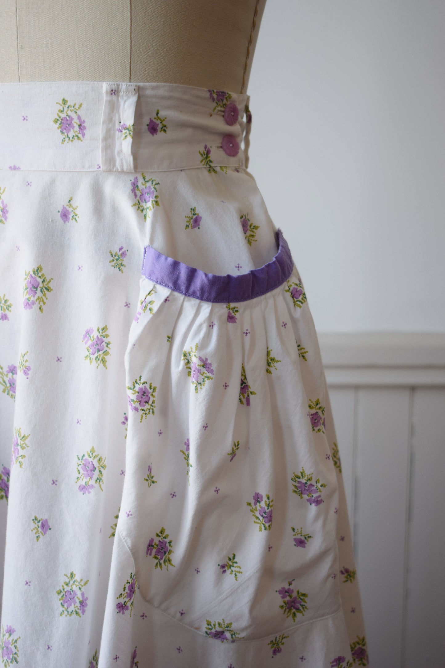 1950s Floral Circle Skirt with Big Pockets | XS