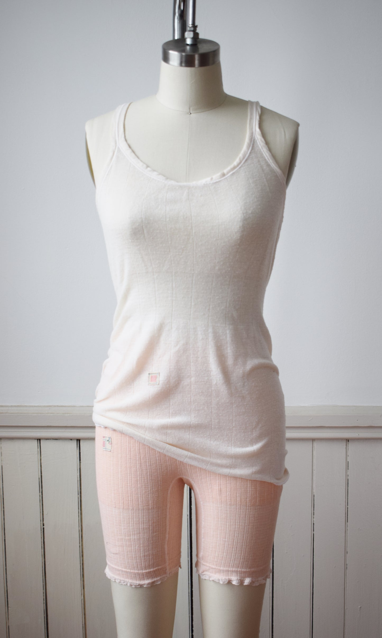 1940s Peachy Pink Knit Shorts by Pilgrim | 2 Patches | XS/S