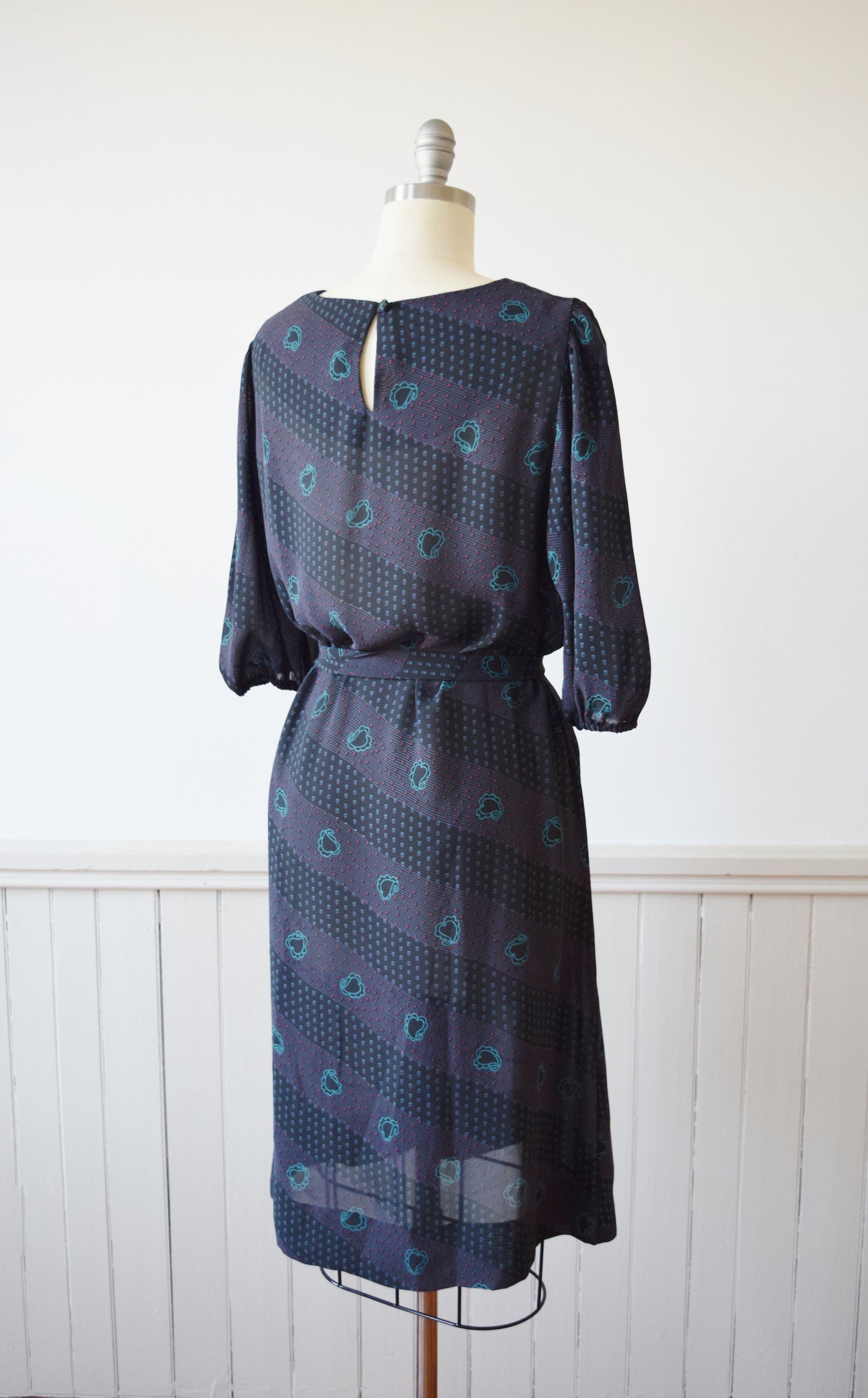 Chiffon Tie Waist Dress in Dark Geo Print | M/L