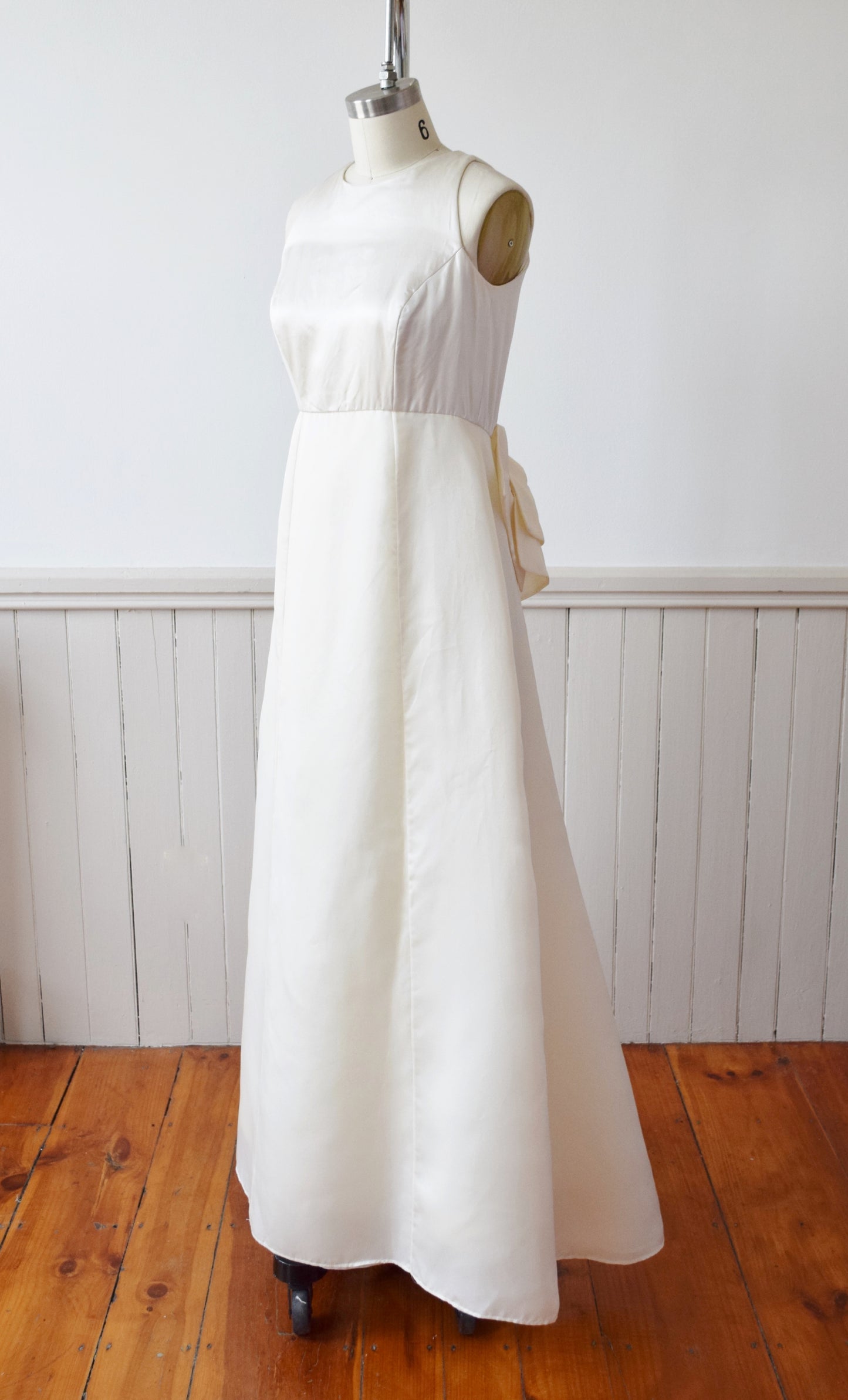 1990s Vera Wang Bridal Gown | M