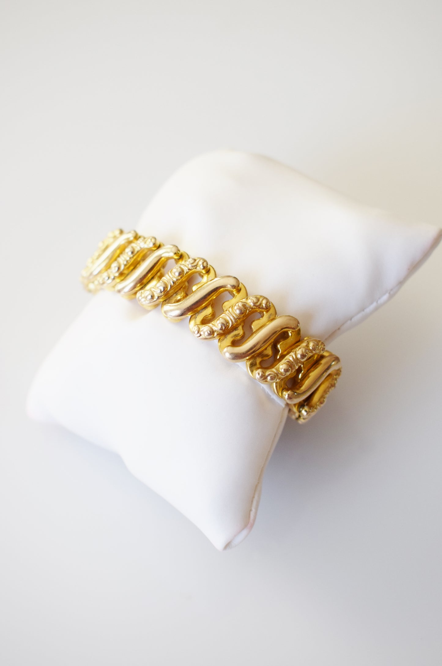 Antique Gold Sweetheart Locket Bracelet | BED