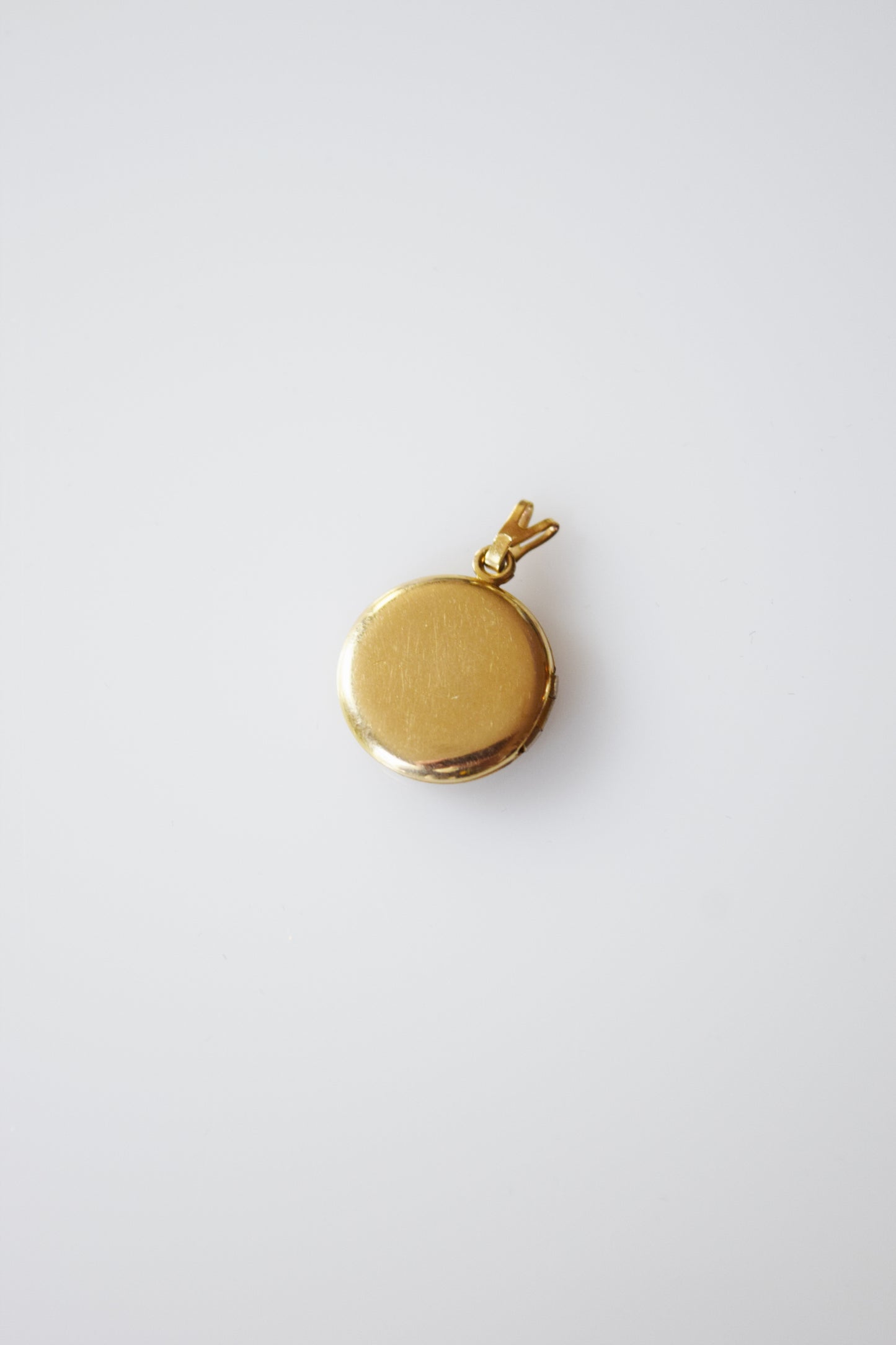 Petite Vintage Circular Locket | Central Floral Motif