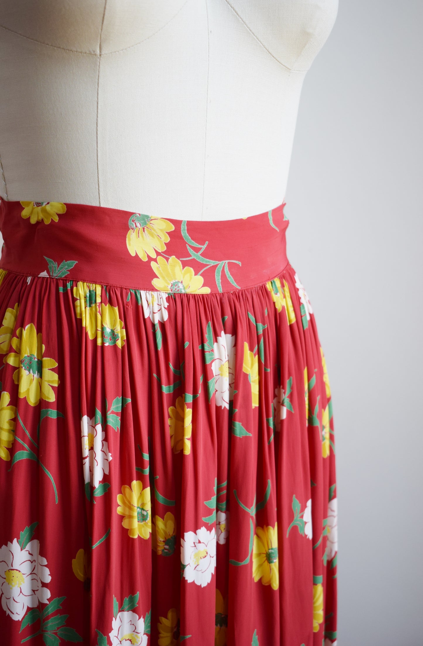 1940s Cold Rayon Floral Print Skirt | XS/S