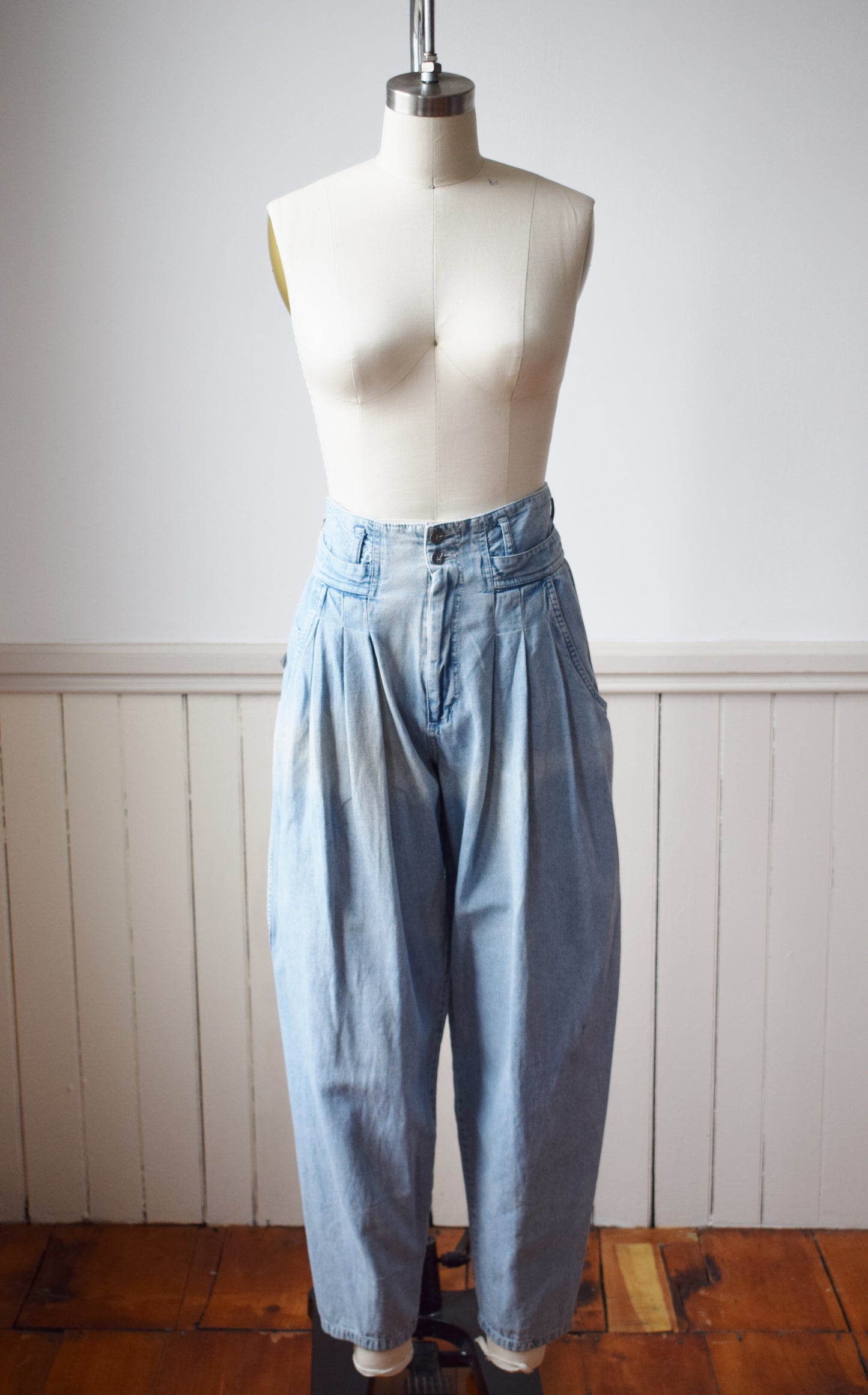 1980s Ultra High Waist Jeans | 27" W