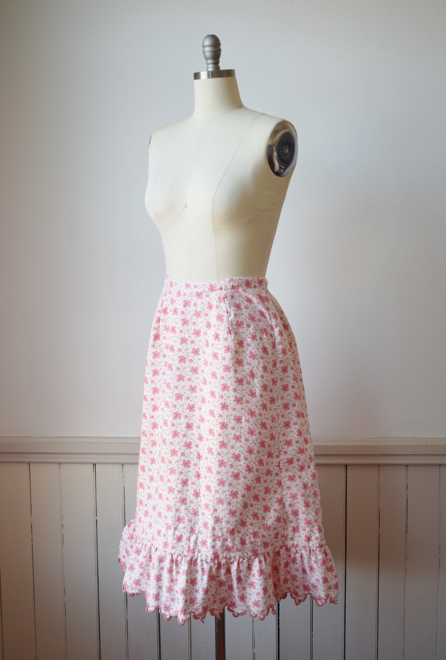 Victorian-Style Flannel Calico Petticoat | M