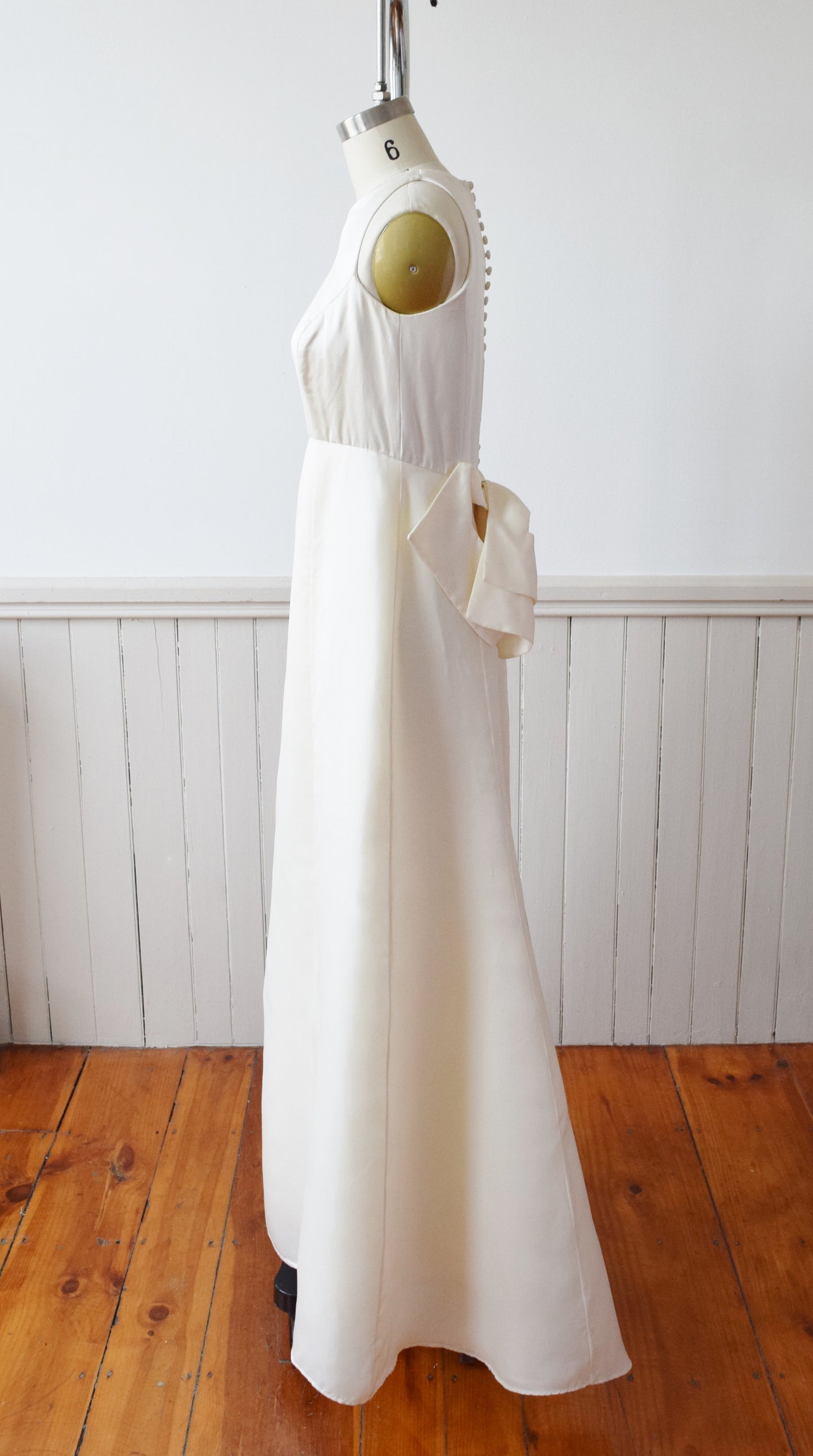 1990s Vera Wang Bridal Gown | M