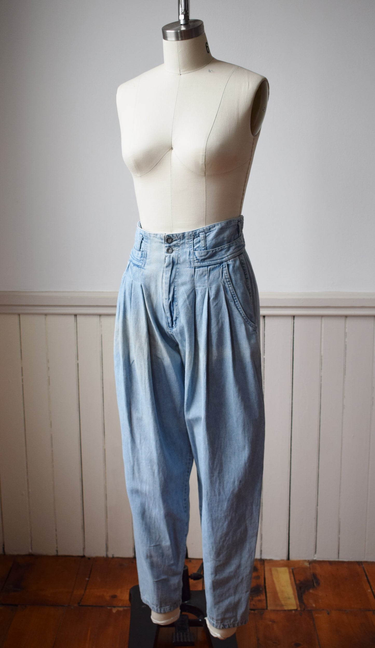 1980s Ultra High Waist Jeans | 27" W