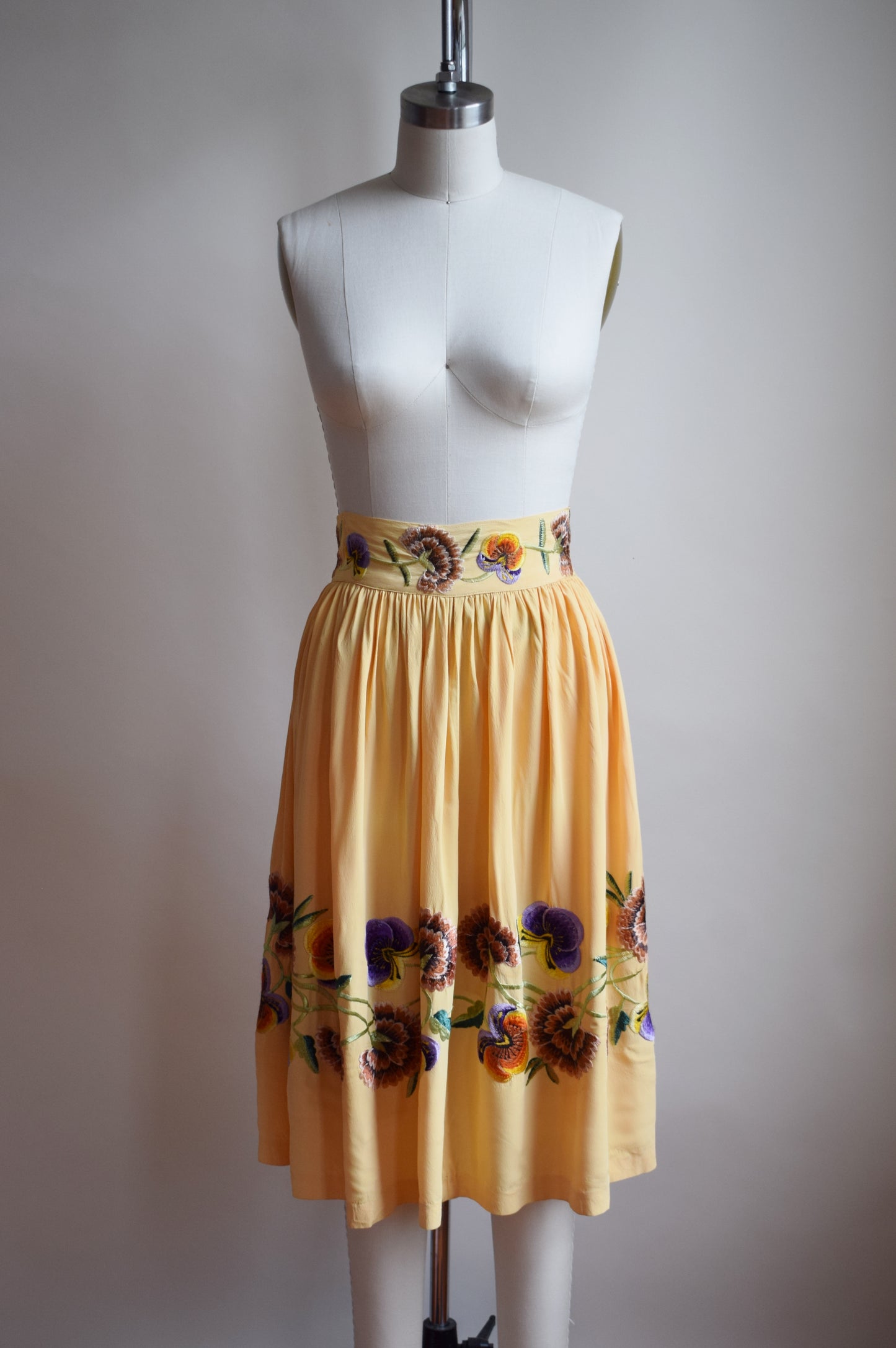 1940s Floral Embroidered Alice Skirt | XS/S