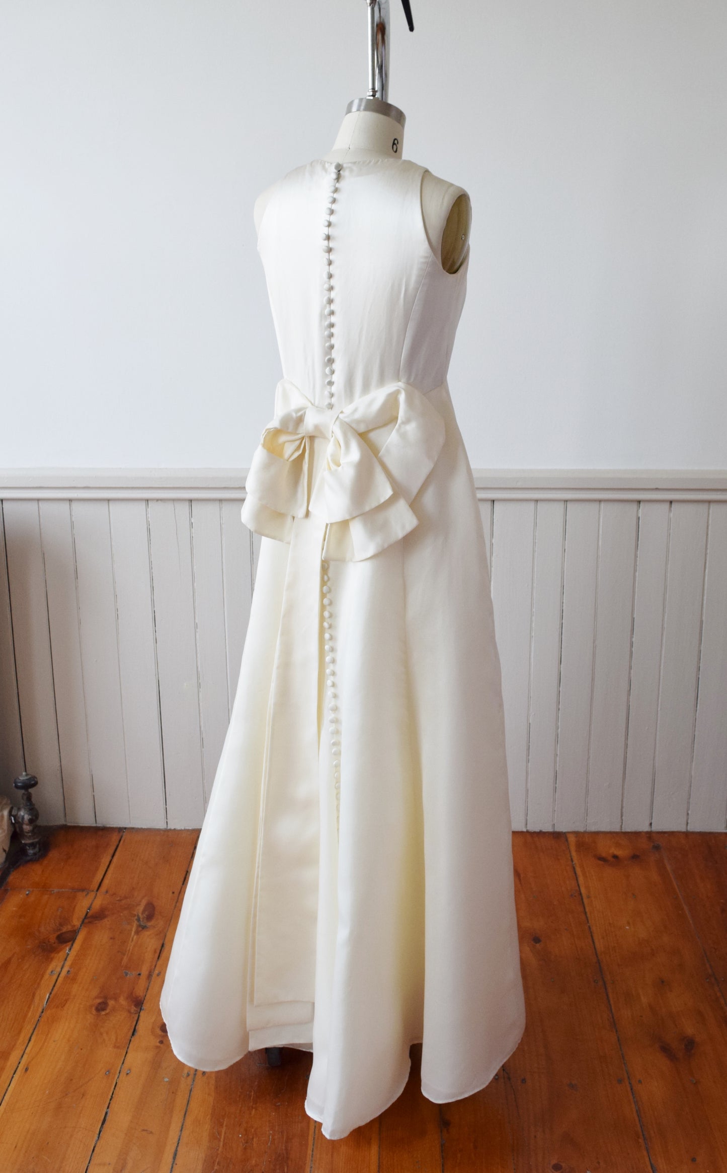 1990s Vera Wang Bridal Gown | M