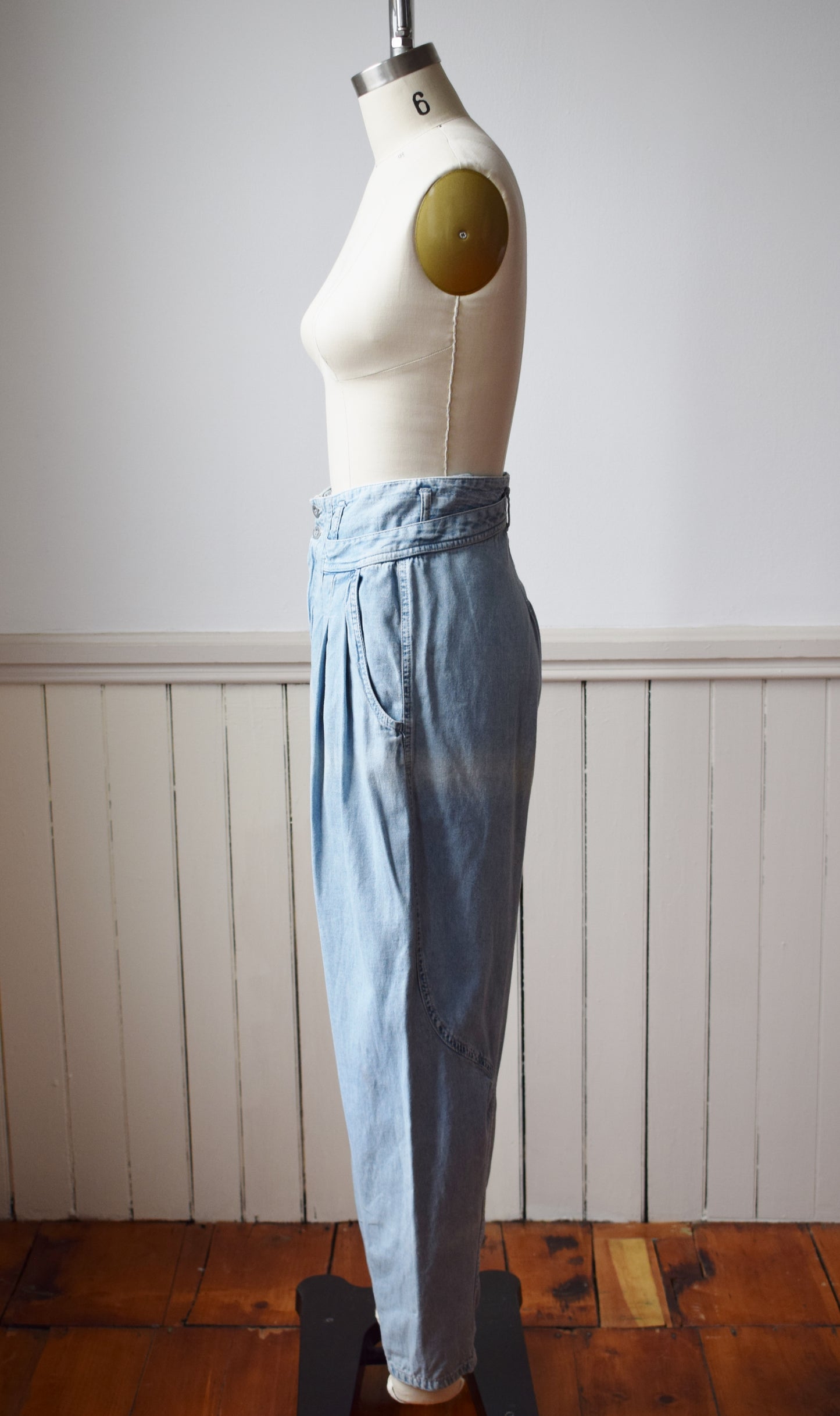 1980s Ultra High Waist Jeans | 27" W