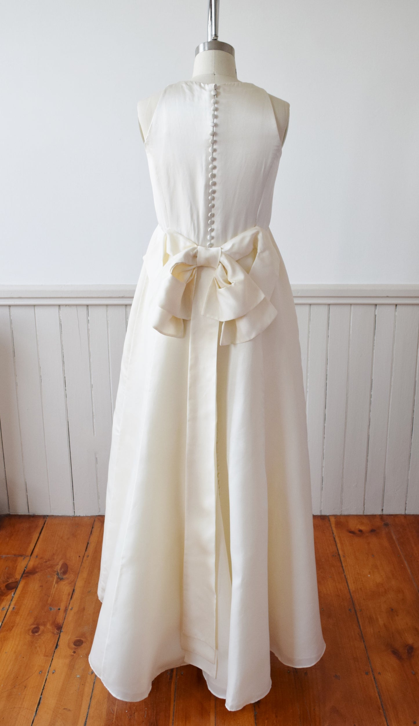 1990s Vera Wang Bridal Gown | M