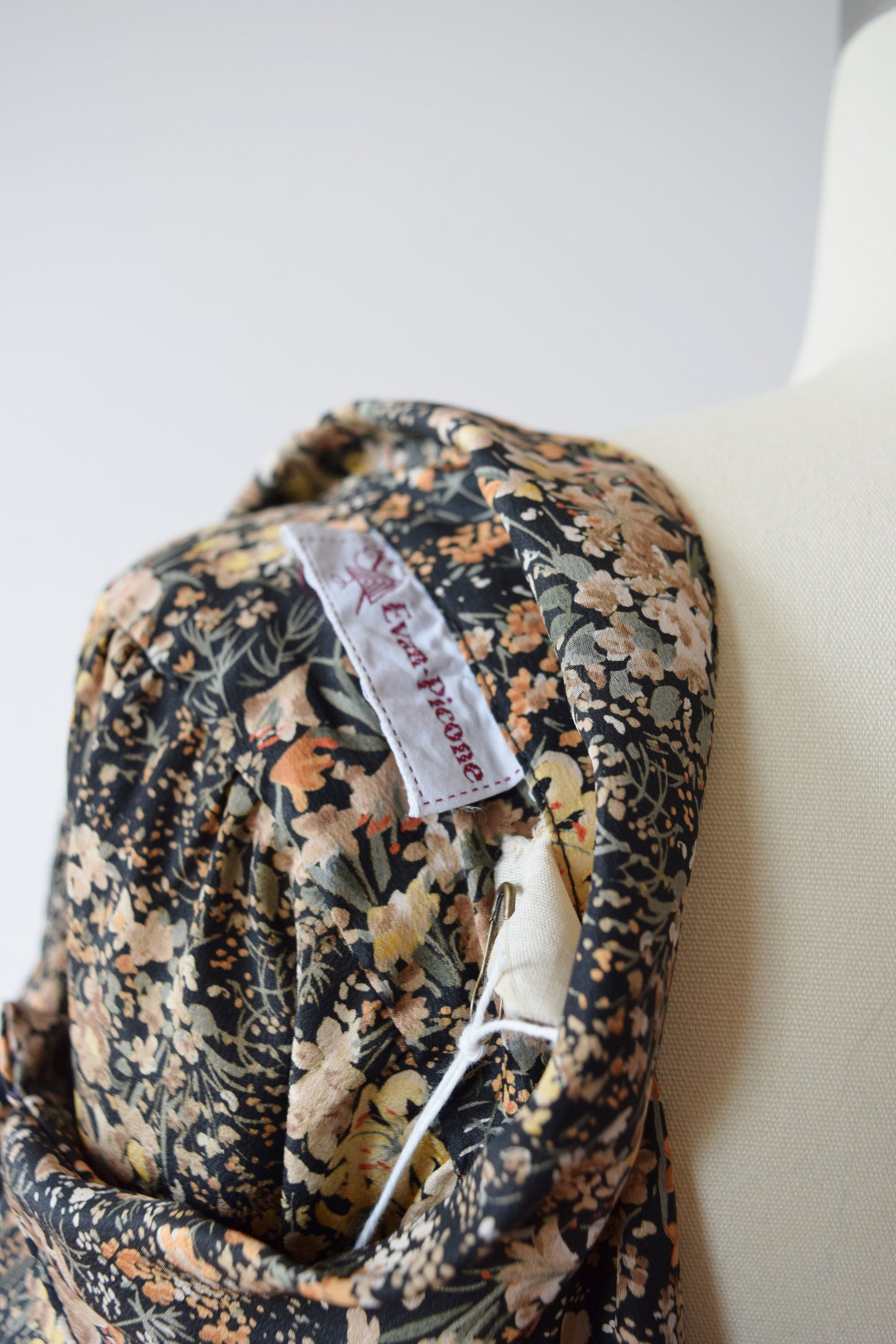 1960s/1970s Evan-Picone Dark Lily Print Blouse | M