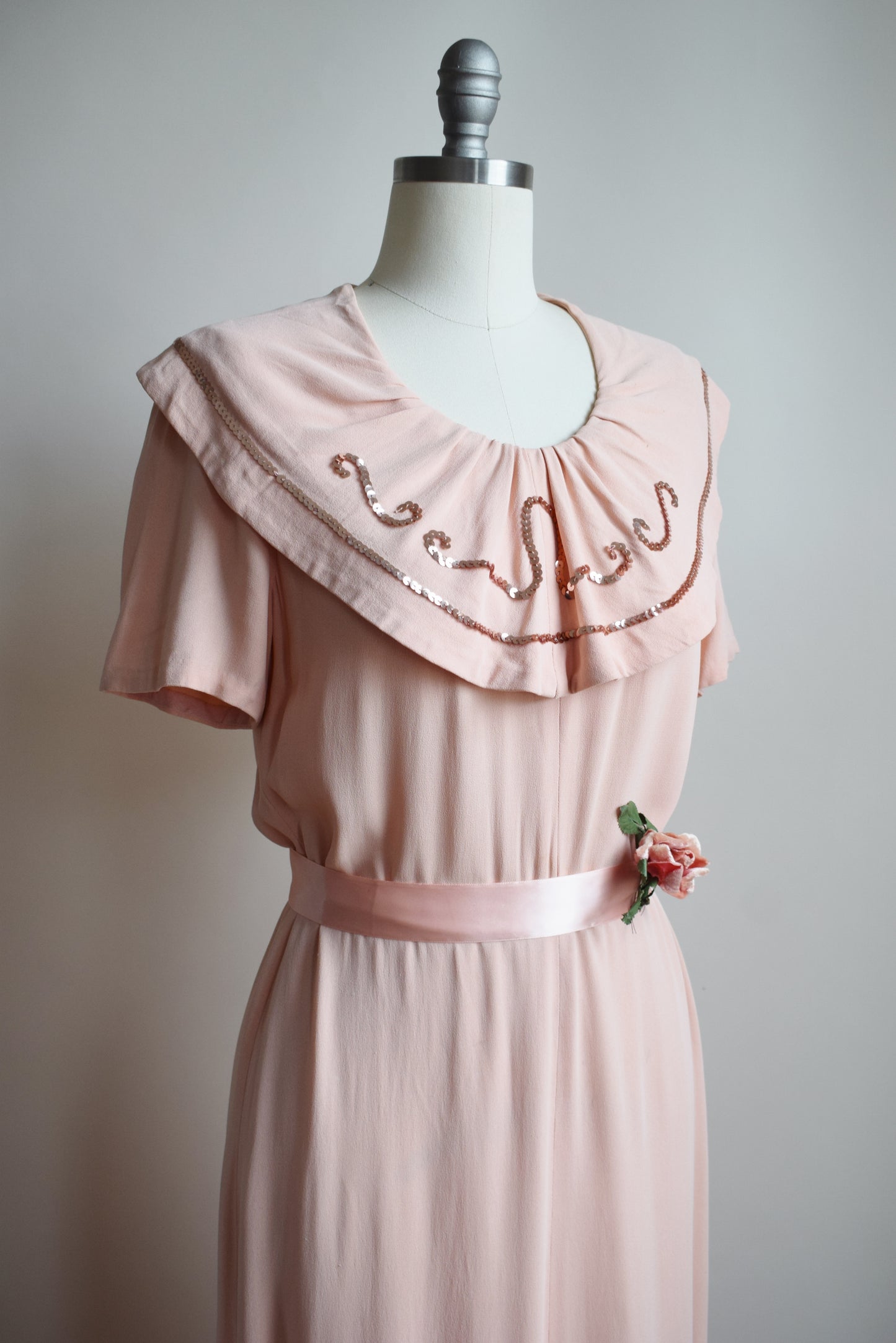 1940s Ruffle Collar Gown | M/L